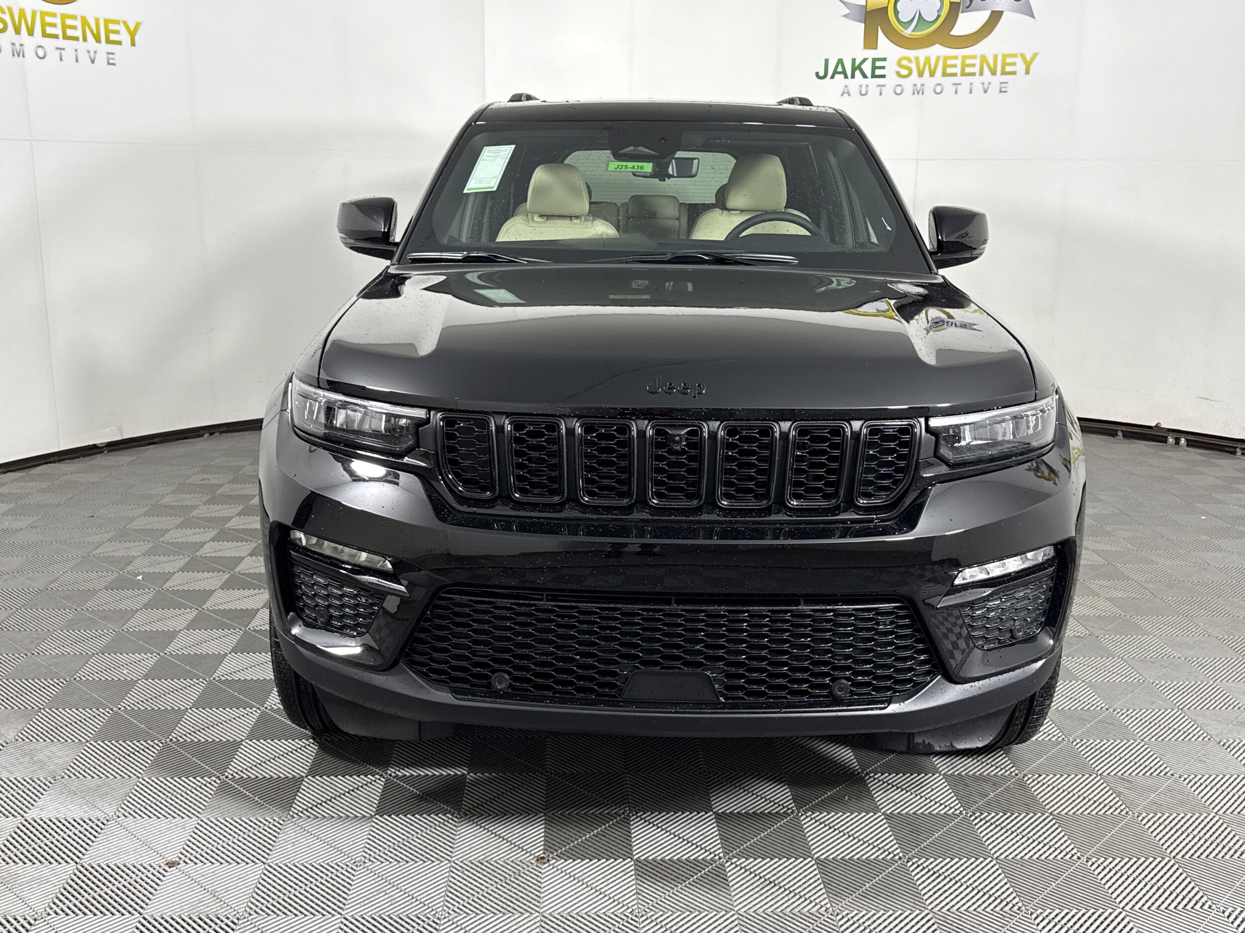 2025 Jeep Grand Cherokee Limited photo 2