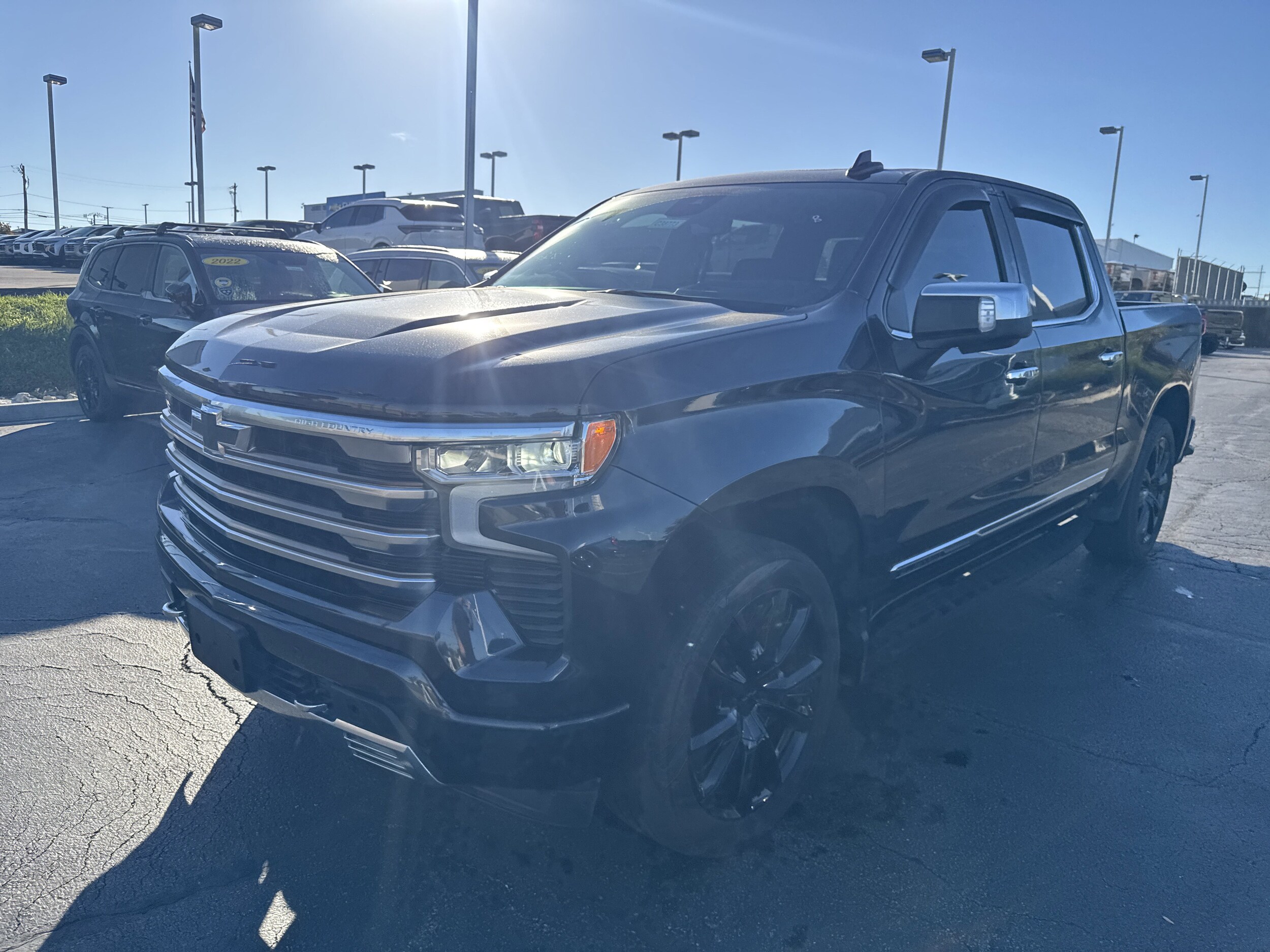 2022 Chevrolet Silverado 1500 High Country photo 3