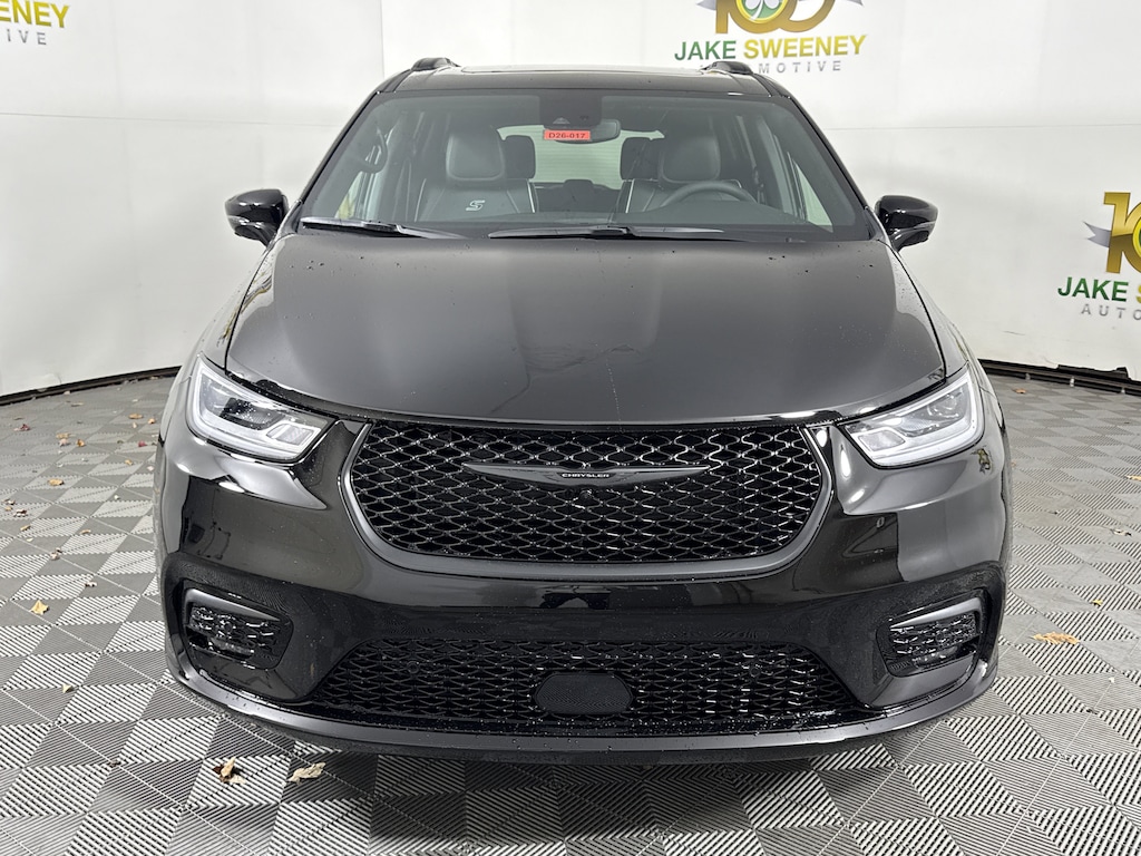 New 2026 Chrysler Pacifica LIMITED Passenger Van