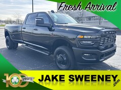 2026 Ram 3500 TRADESMAN CREW CAB 4X4 8' BOX Pickup