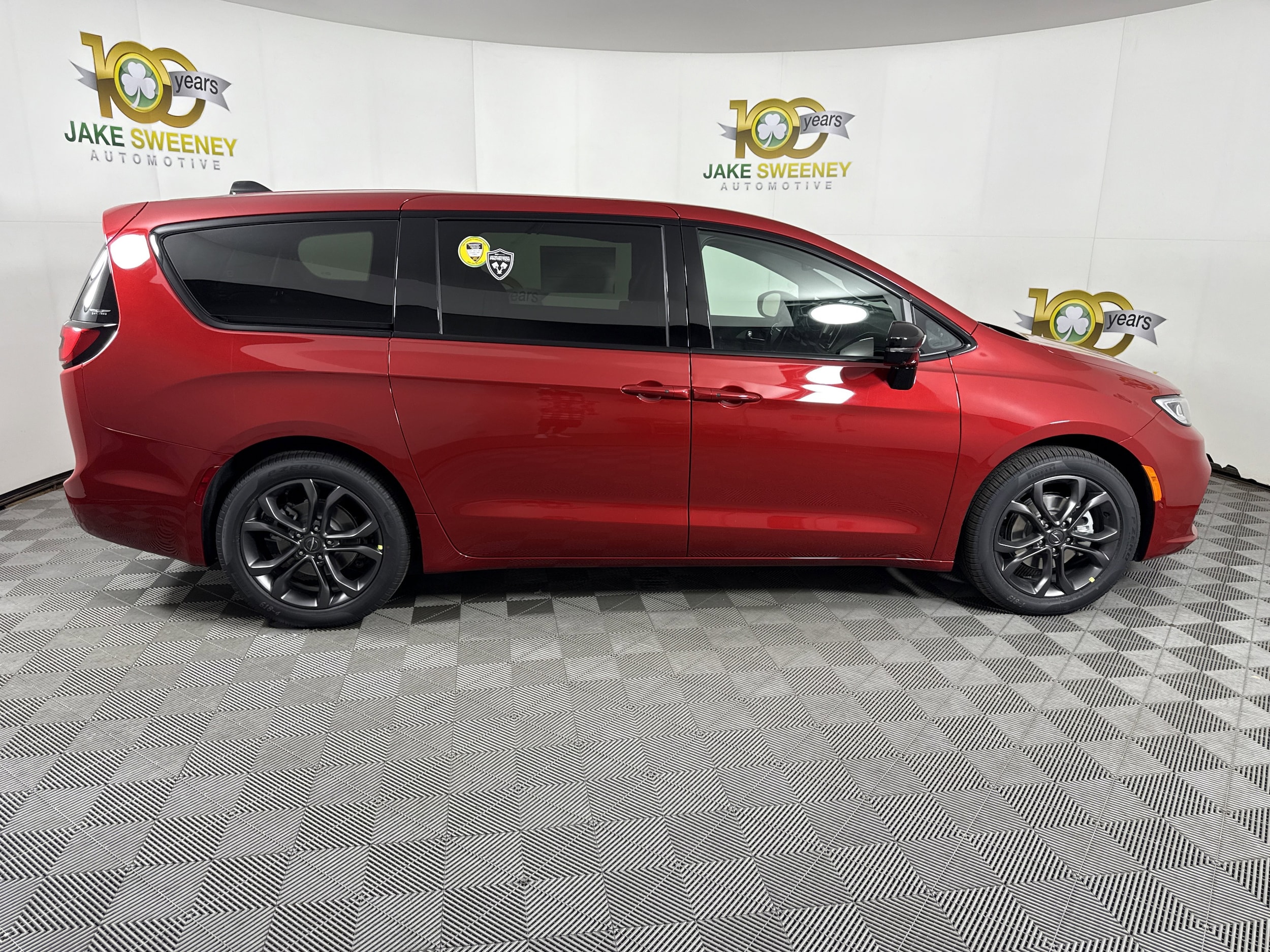 2026 Chrysler Pacifica Select - Photo 11