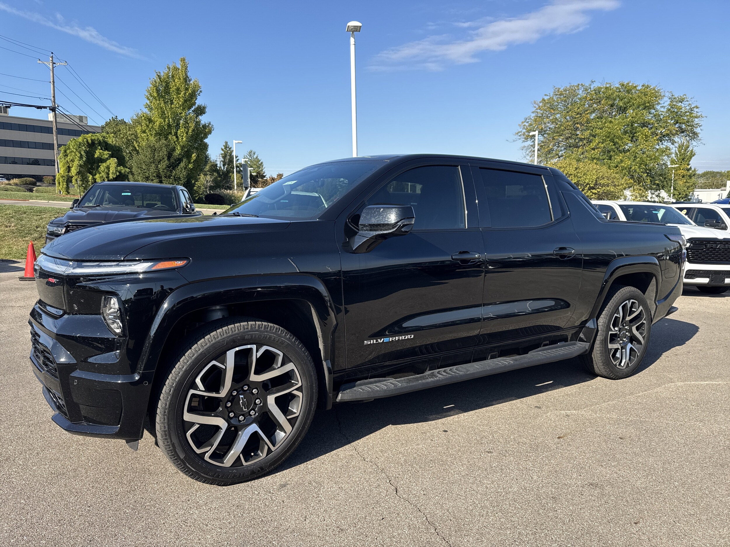 2024 Chevrolet Silverado EV RST photo 2