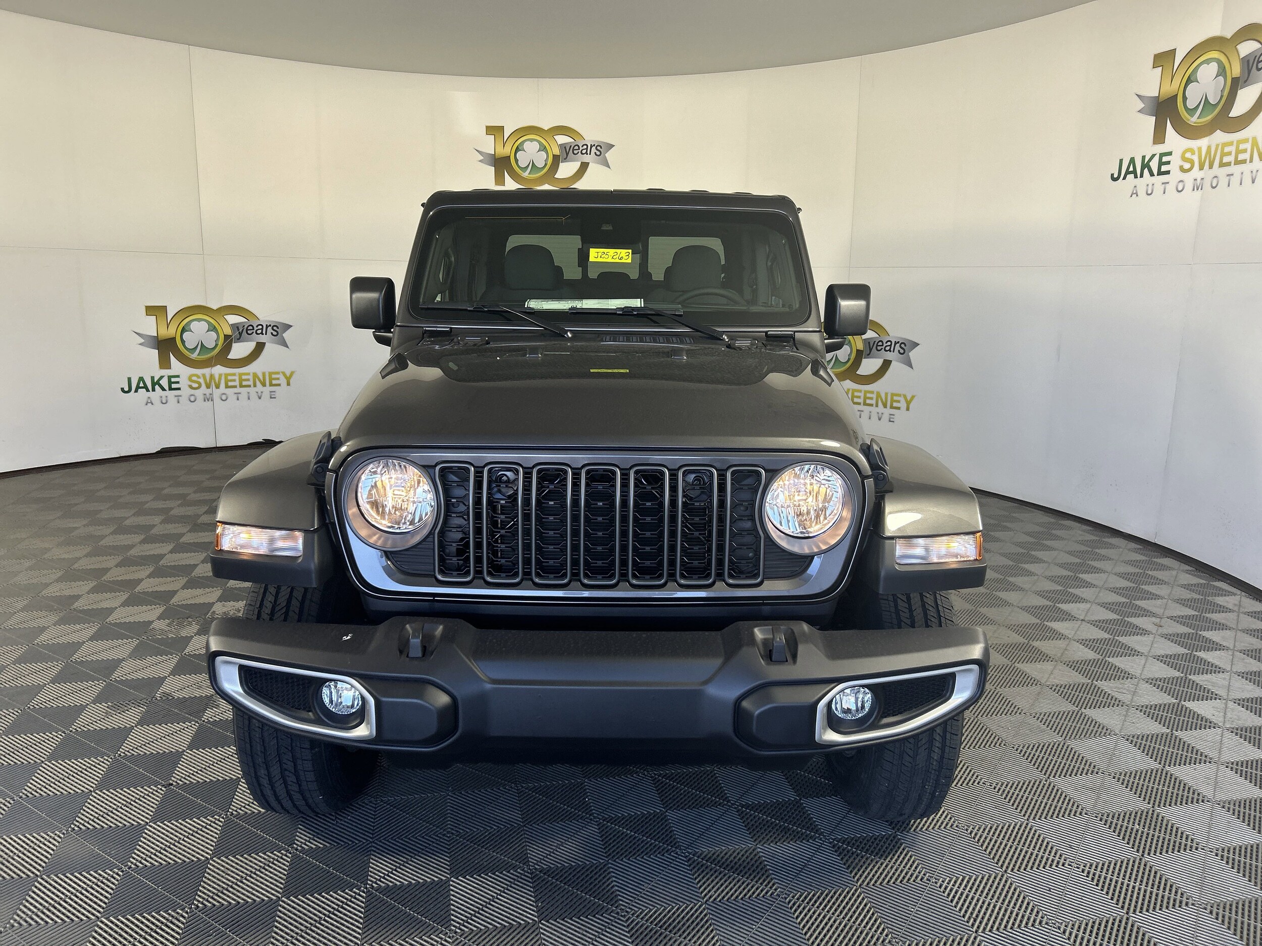 2025 Jeep Gladiator Sport S photo 2