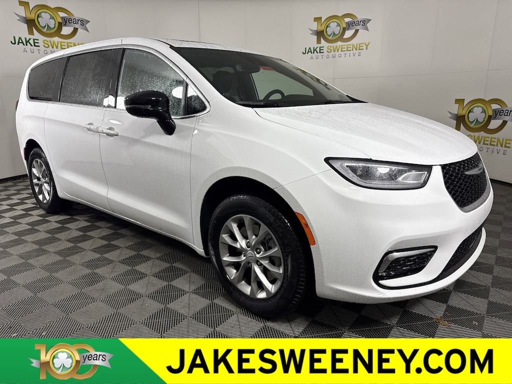 New 2026 Chrysler Pacifica LIMITED AWD Passenger Van