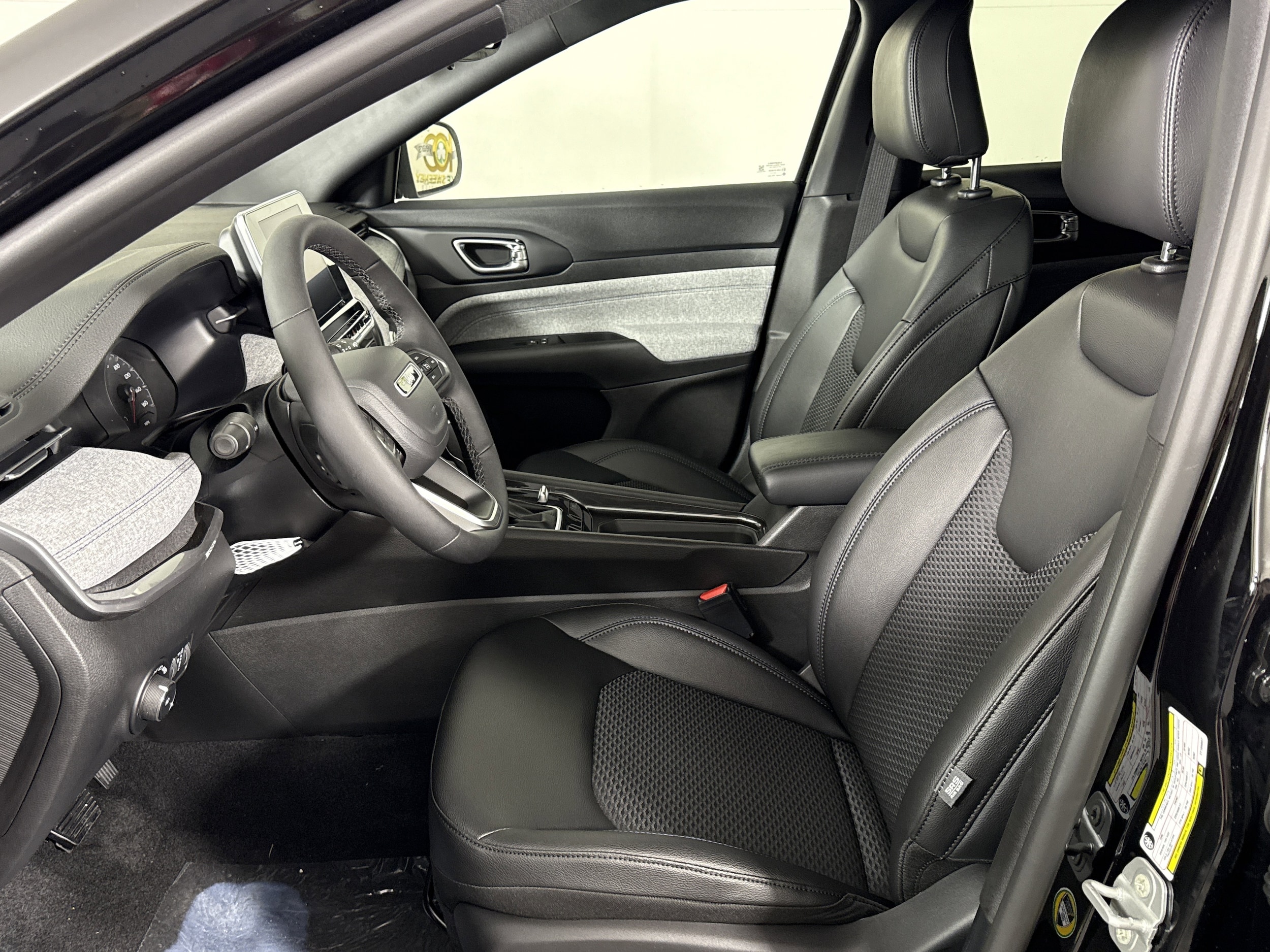 2026 Jeep Compass Latitude - Photo 12
