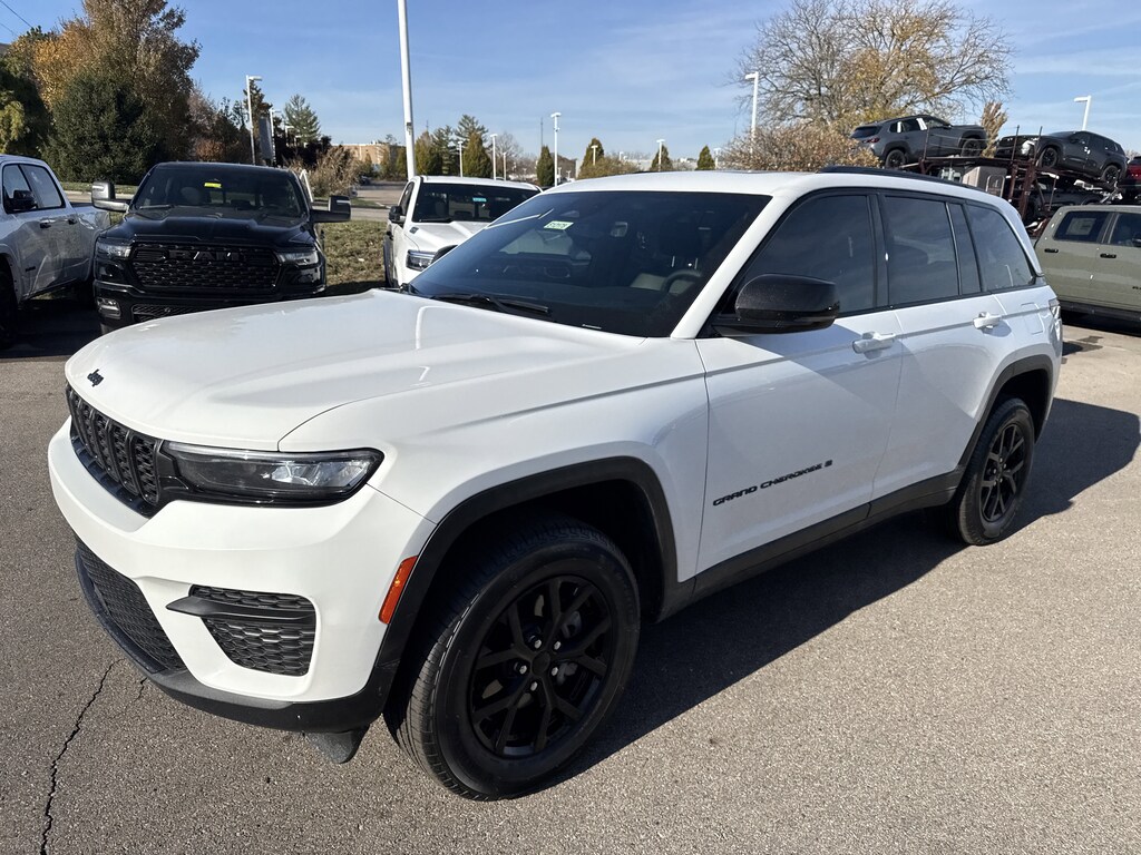 Used 2025 Jeep Grand Cherokee Altitude X SUV
