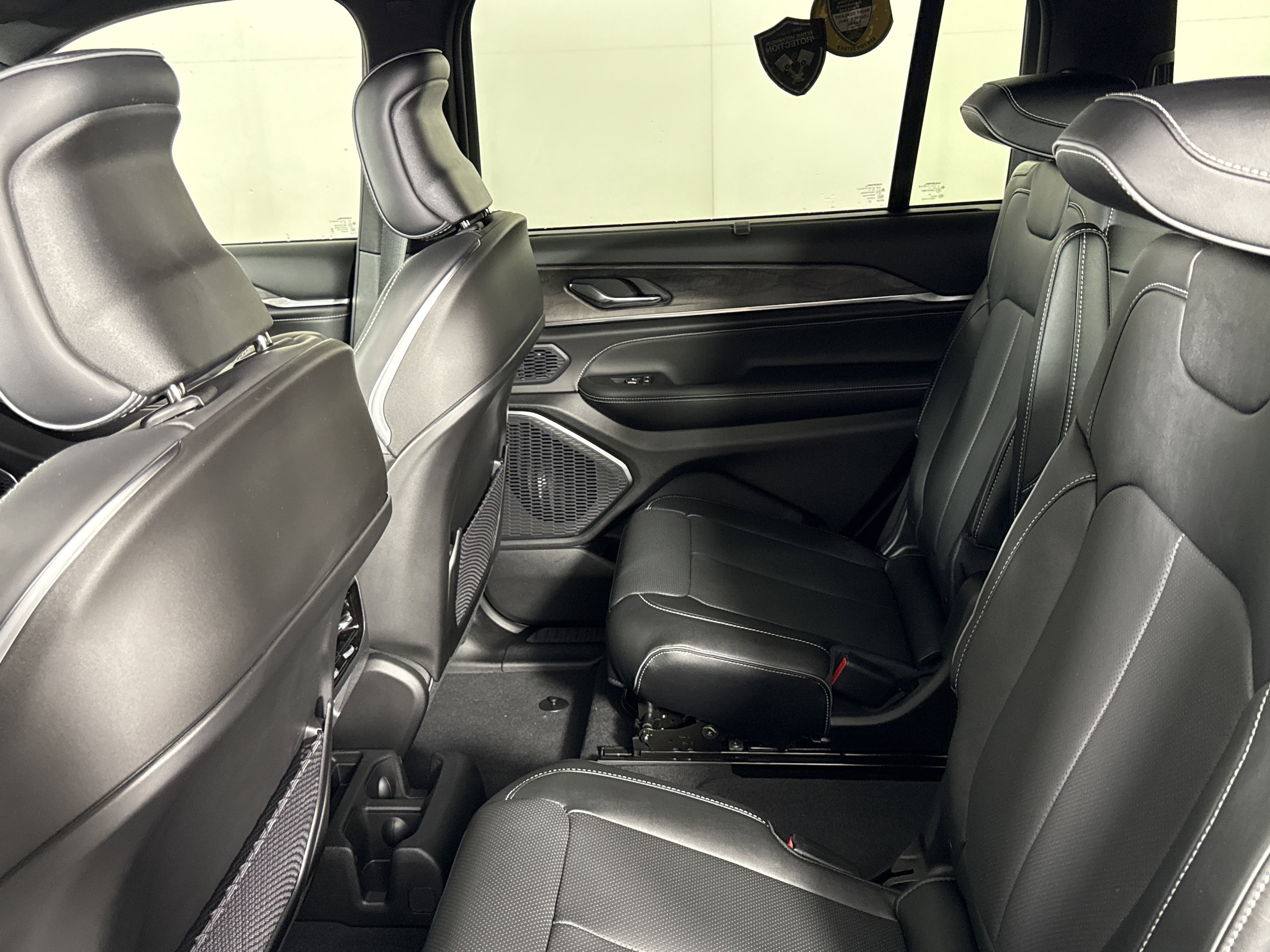2025 Jeep Grand Cherokee L Overland - Photo 14