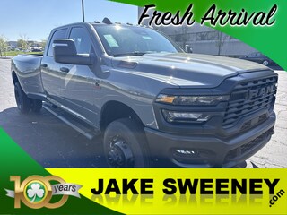 2026 Ram 3500 TRADESMAN CREW CAB 4X4 8' BOX Pickup