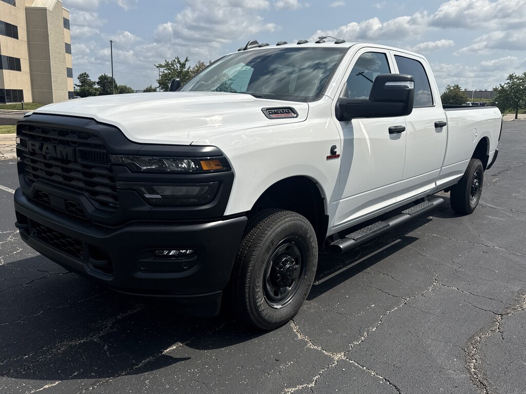 New 2026 Ram 2500 TRADESMAN CREW CAB 4X4 8' BOX Pickup