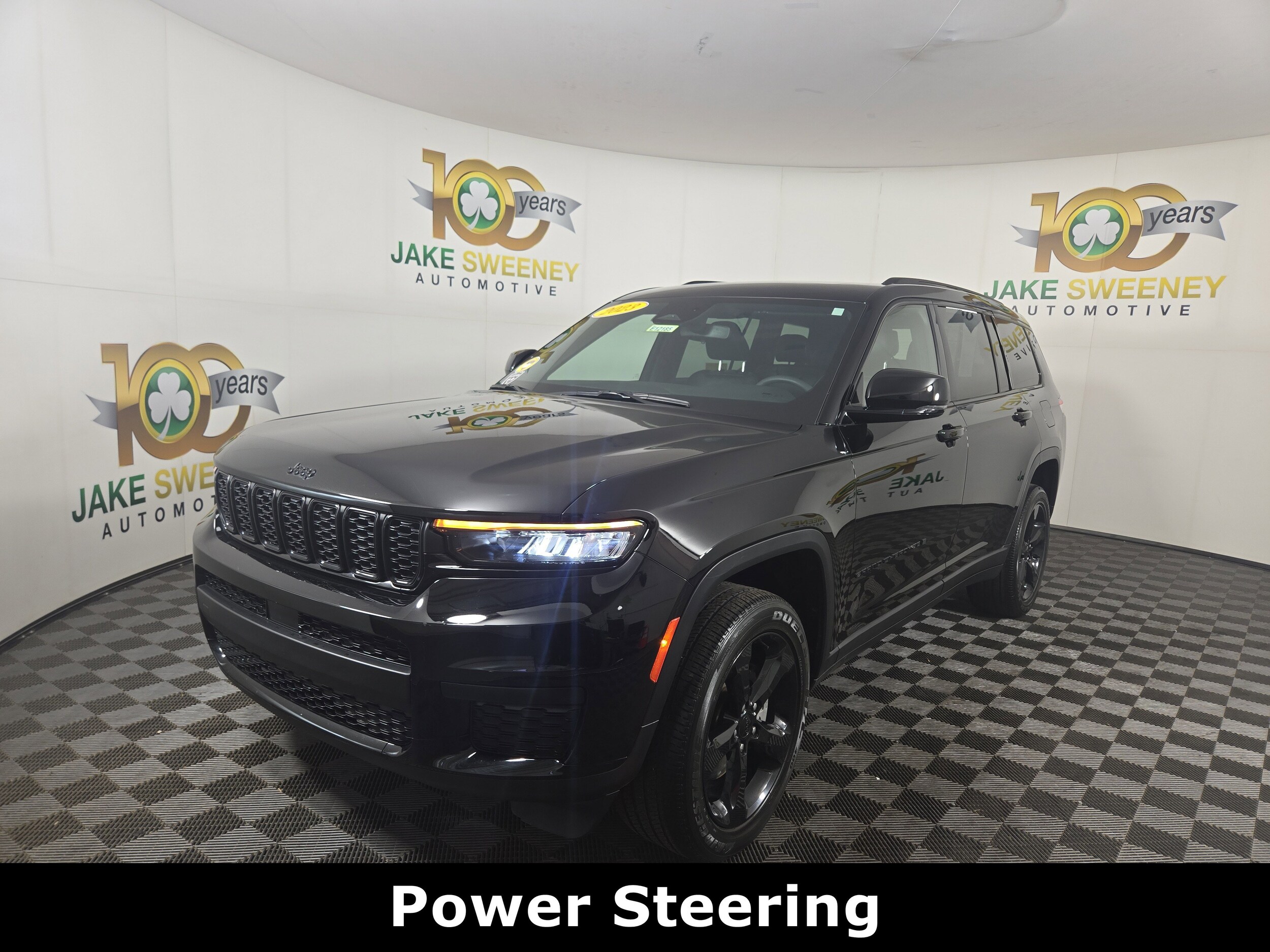 2023 Jeep Grand Cherokee Altitude photo 3