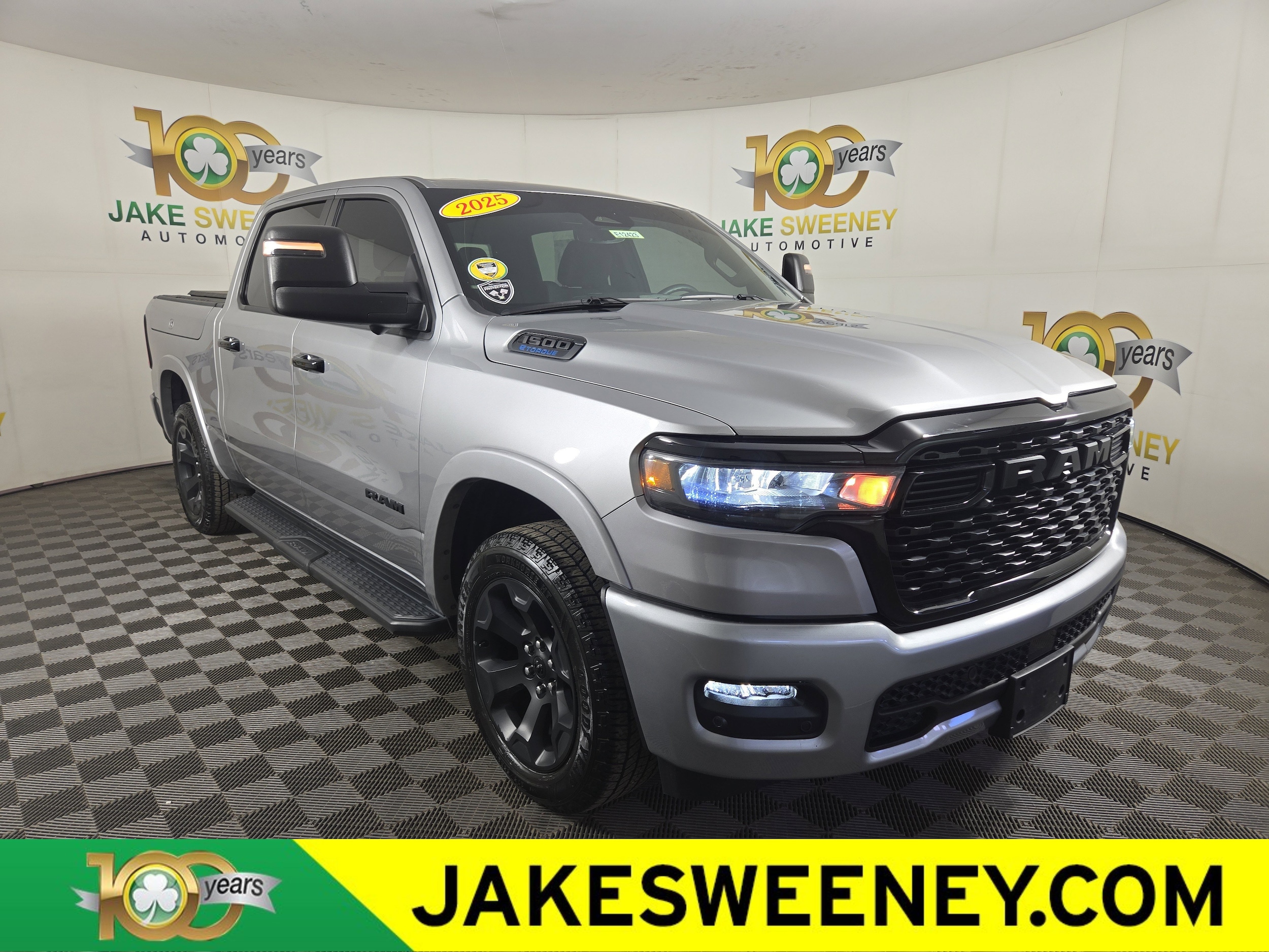 2025 RAM 1500 Big Horn/Lone Star 4x4 Crew Cab 5'7's photo