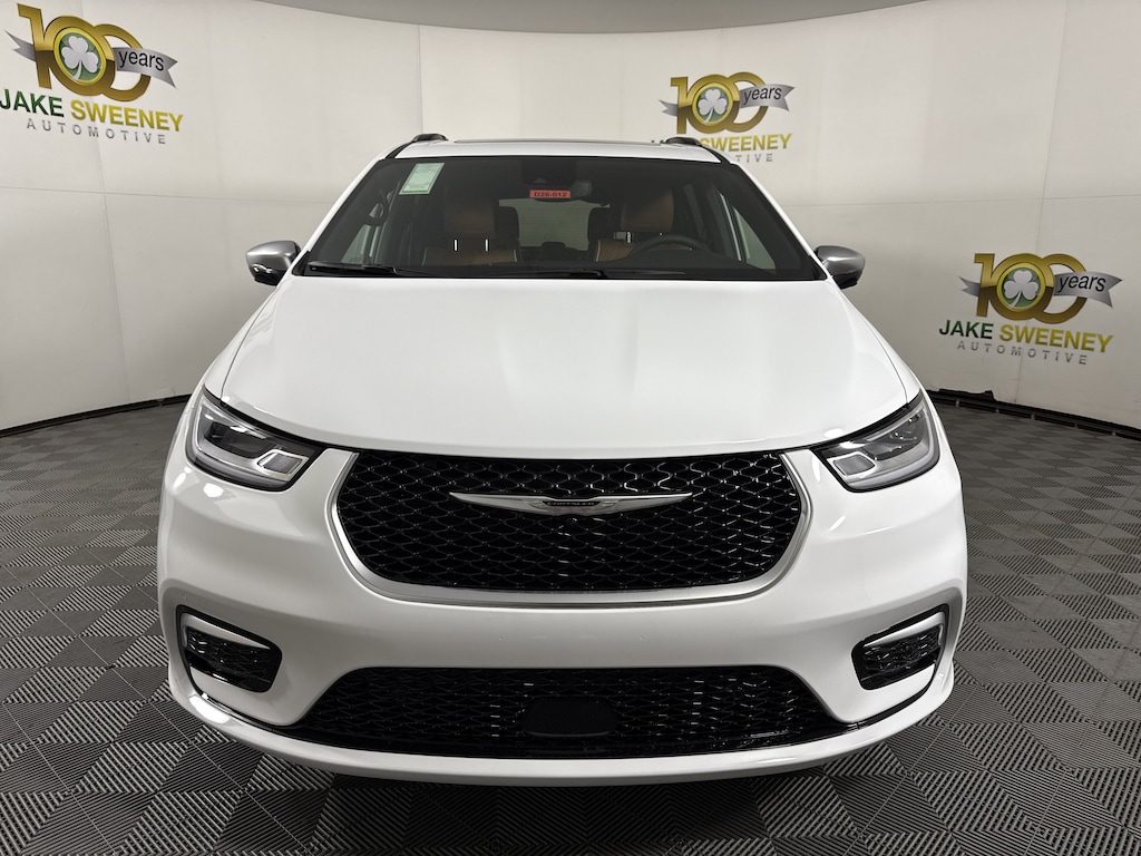 New 2026 Chrysler Pacifica PINNACLE Passenger Van
