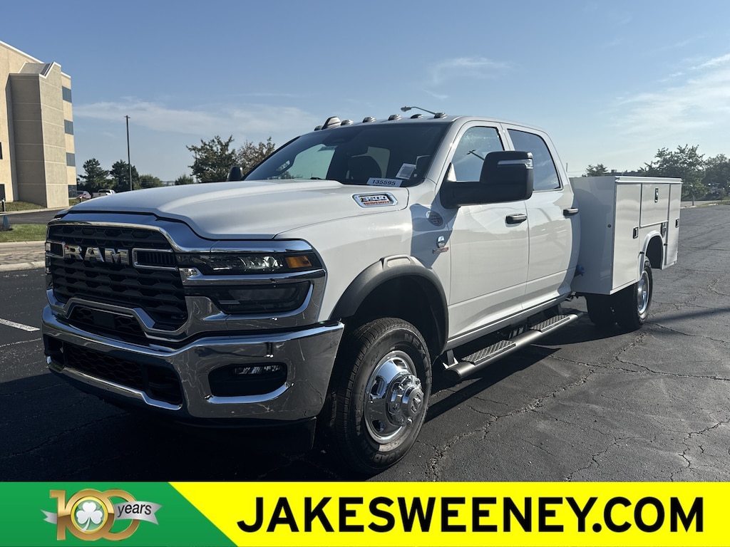 New 2026 Ram 3500 TRADESMAN CREW CAB CHASSIS 4X4 60' CA Pickup