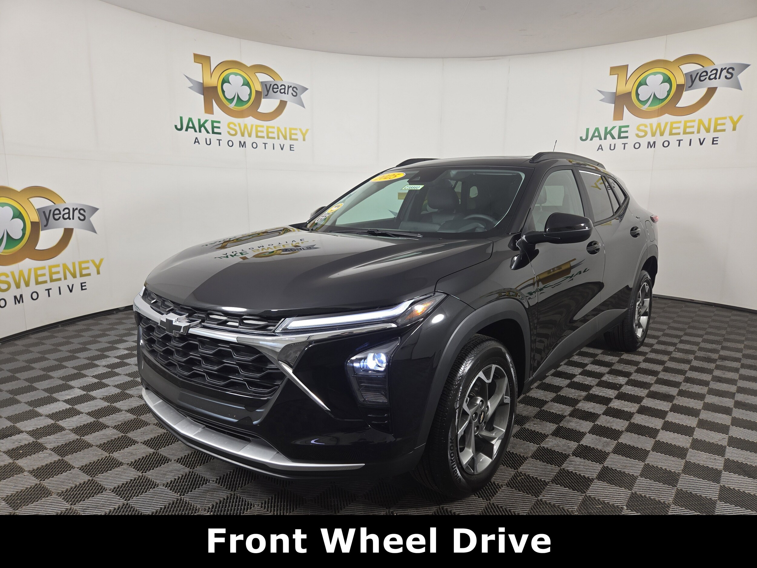 2025 Chevrolet Trax LT photo 2