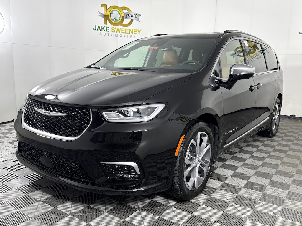 New 2026 Chrysler Pacifica PINNACLE Passenger Van