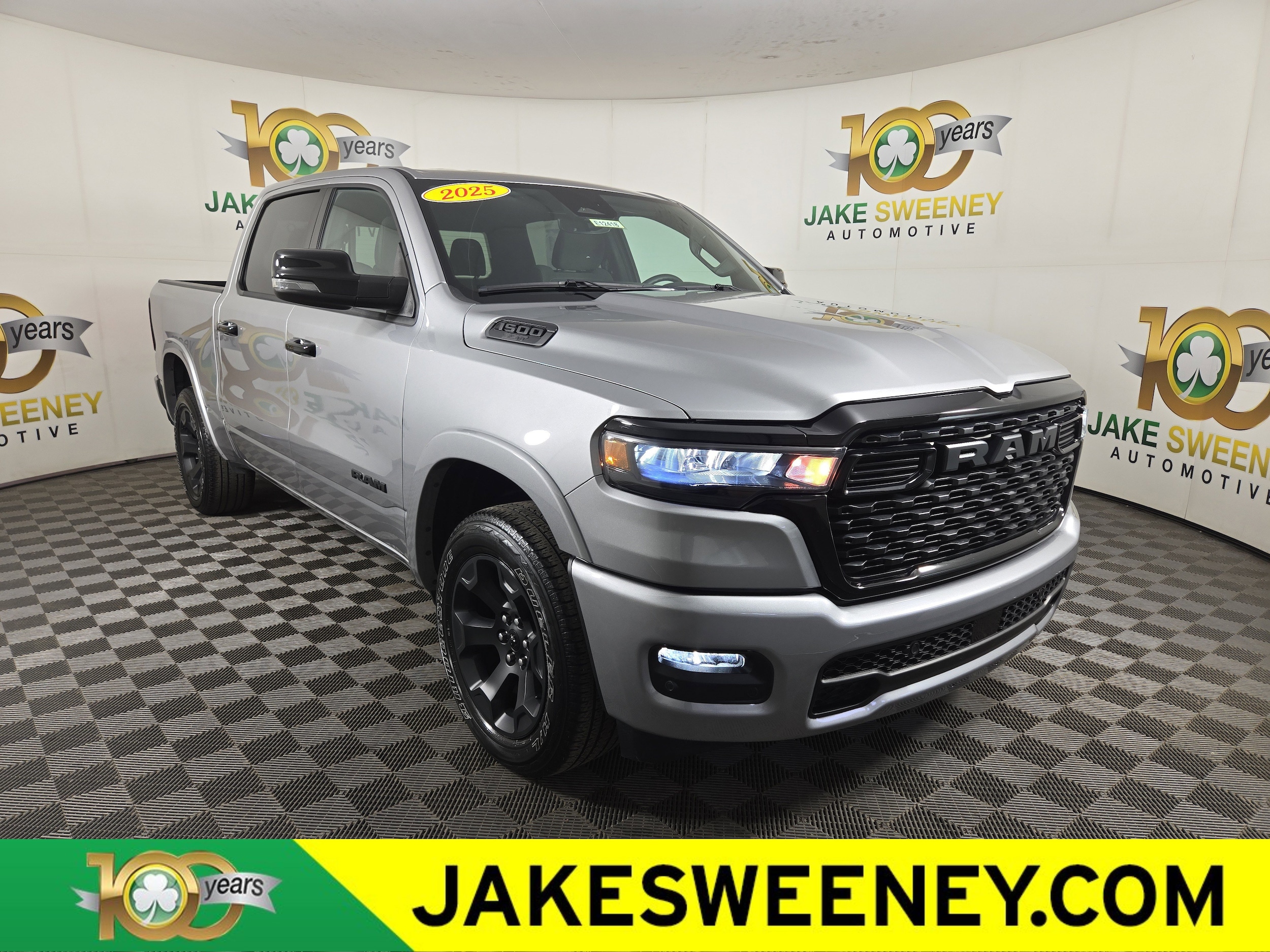 2025 RAM 1500 Big Horn/Lone Star 4x4 Crew Cab 5'7's photo