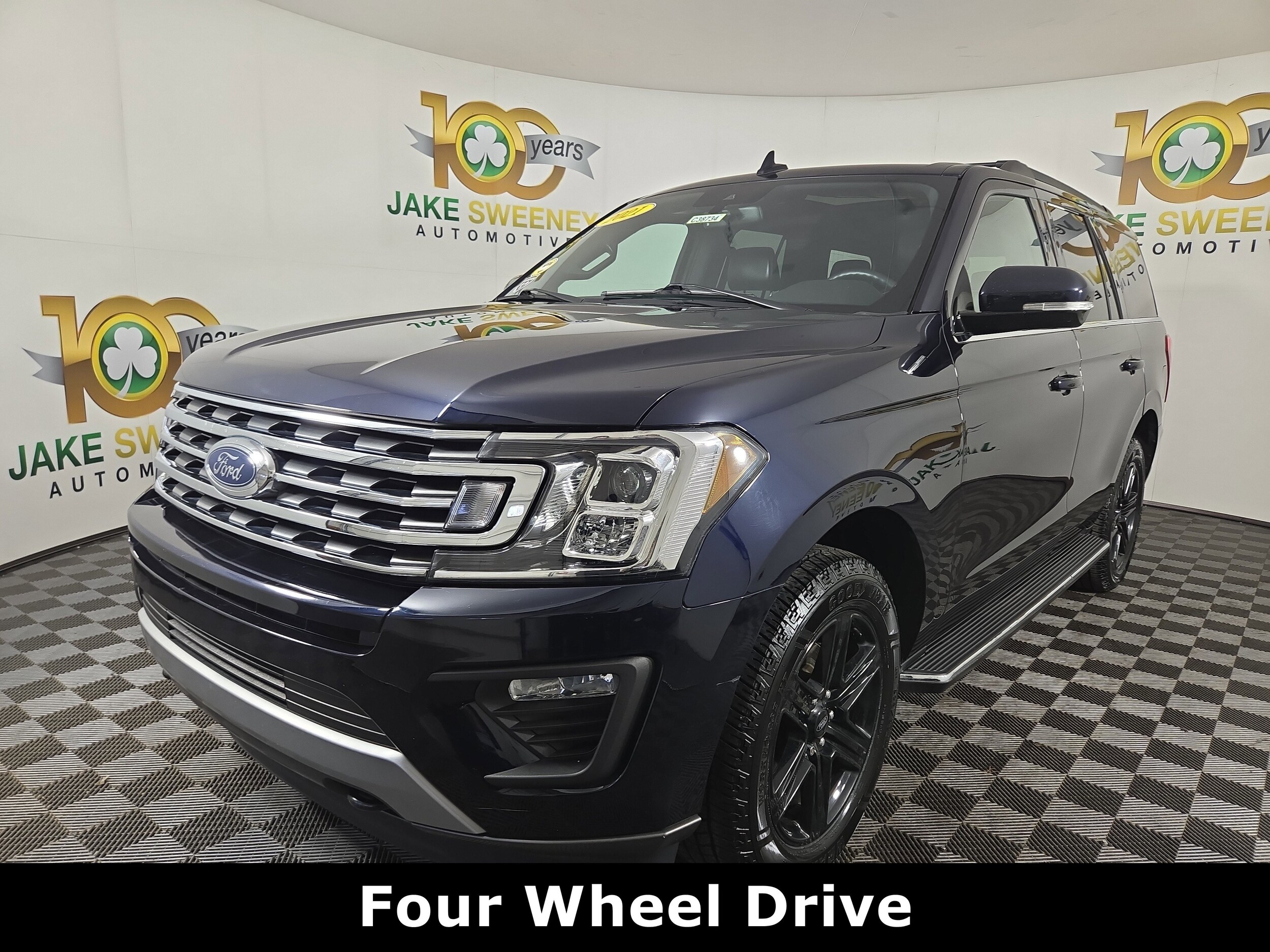 2021 Ford Expedition XLT photo 2