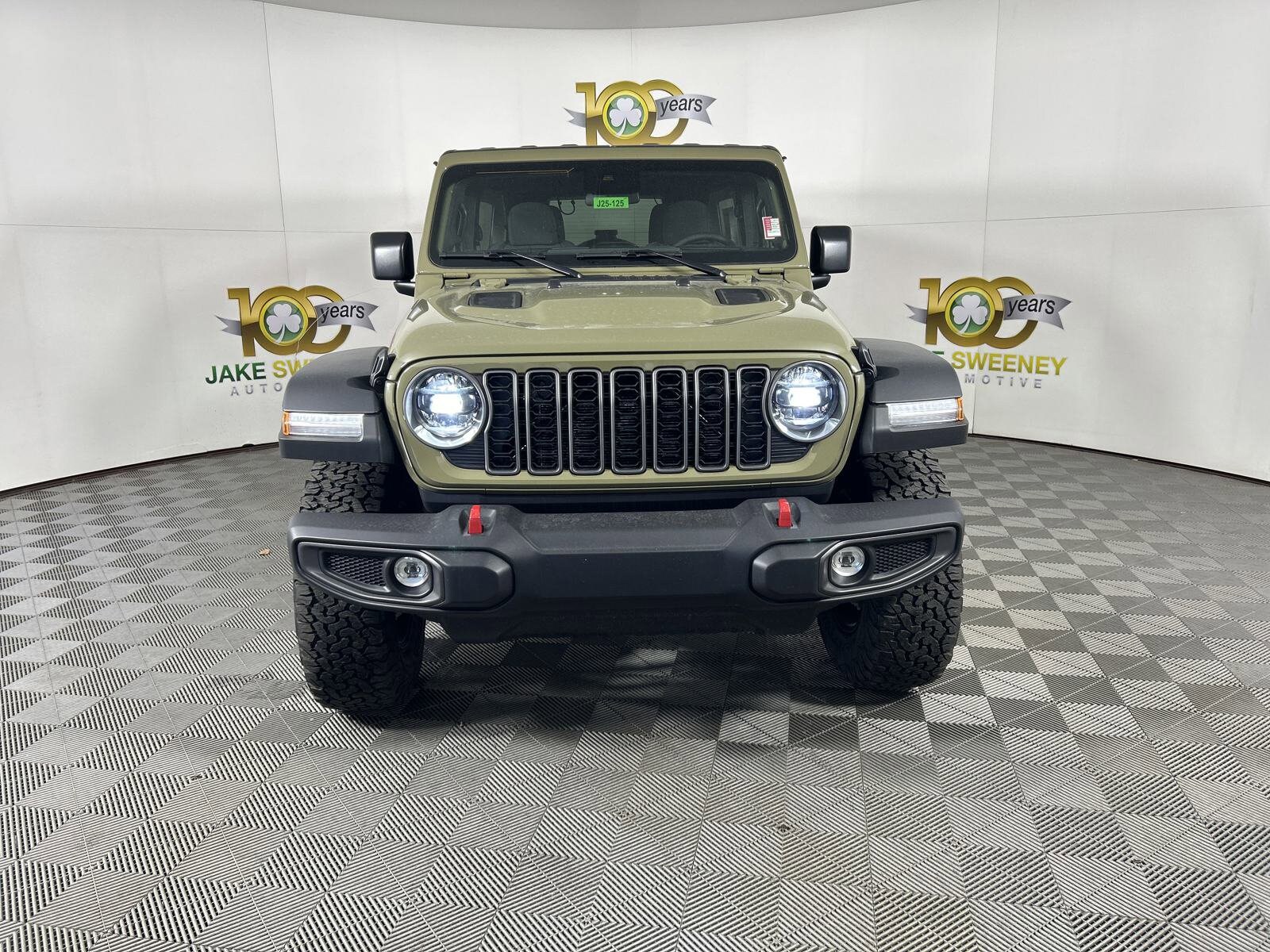 2025 Jeep Wrangler Rubicon photo 2