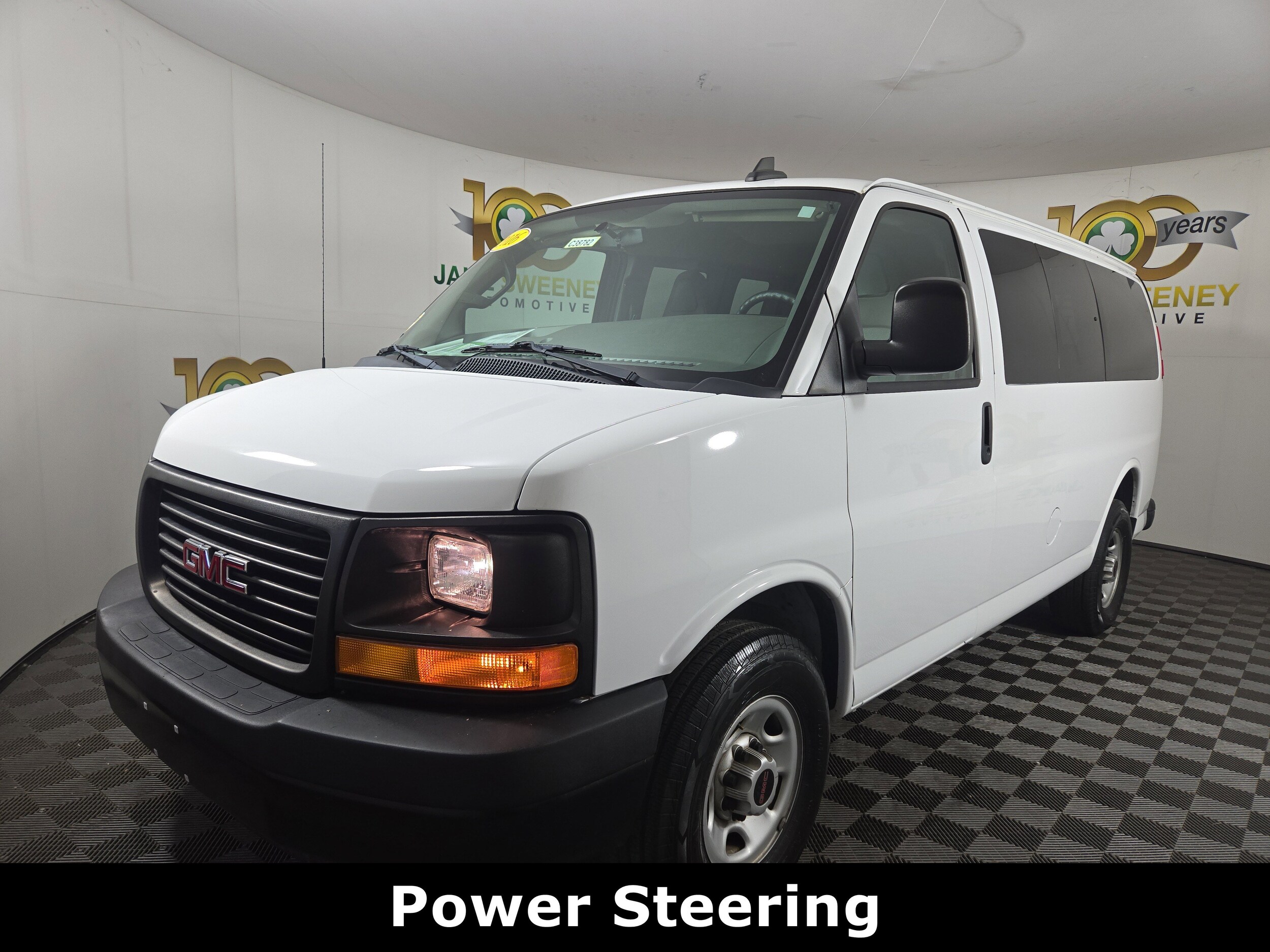 2016 Gmc Savana Passenger LS photo 3