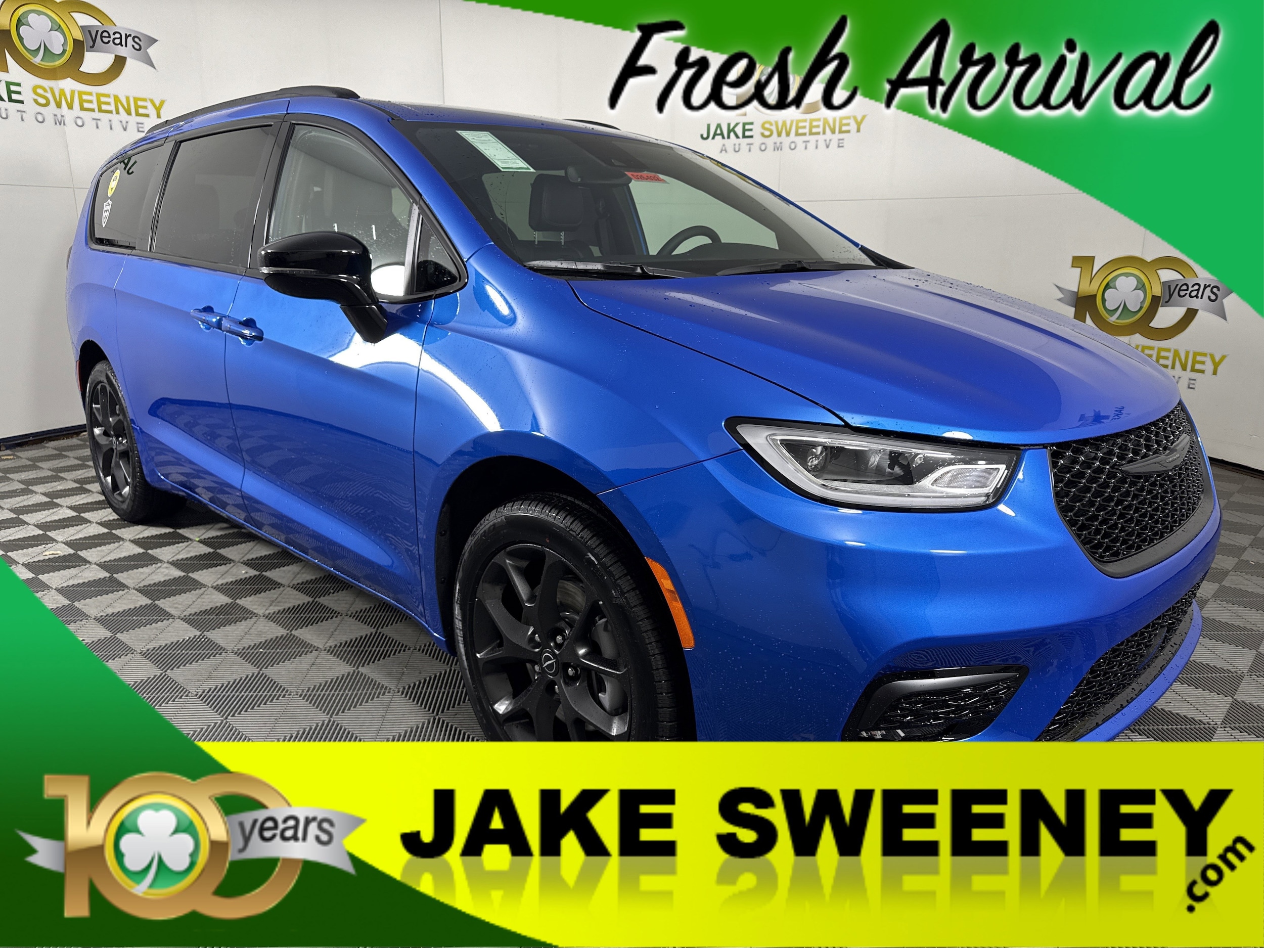 2026 Chrysler Pacifica Select's photo