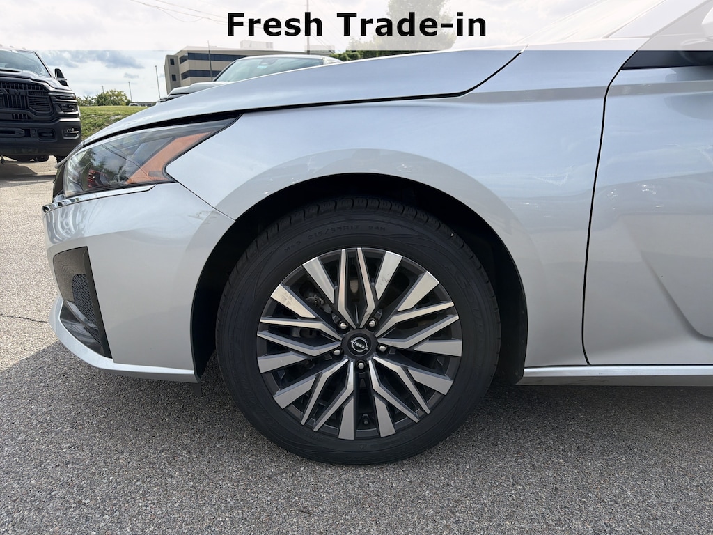 Used 2023 Nissan Altima 2.5 SV Sedan