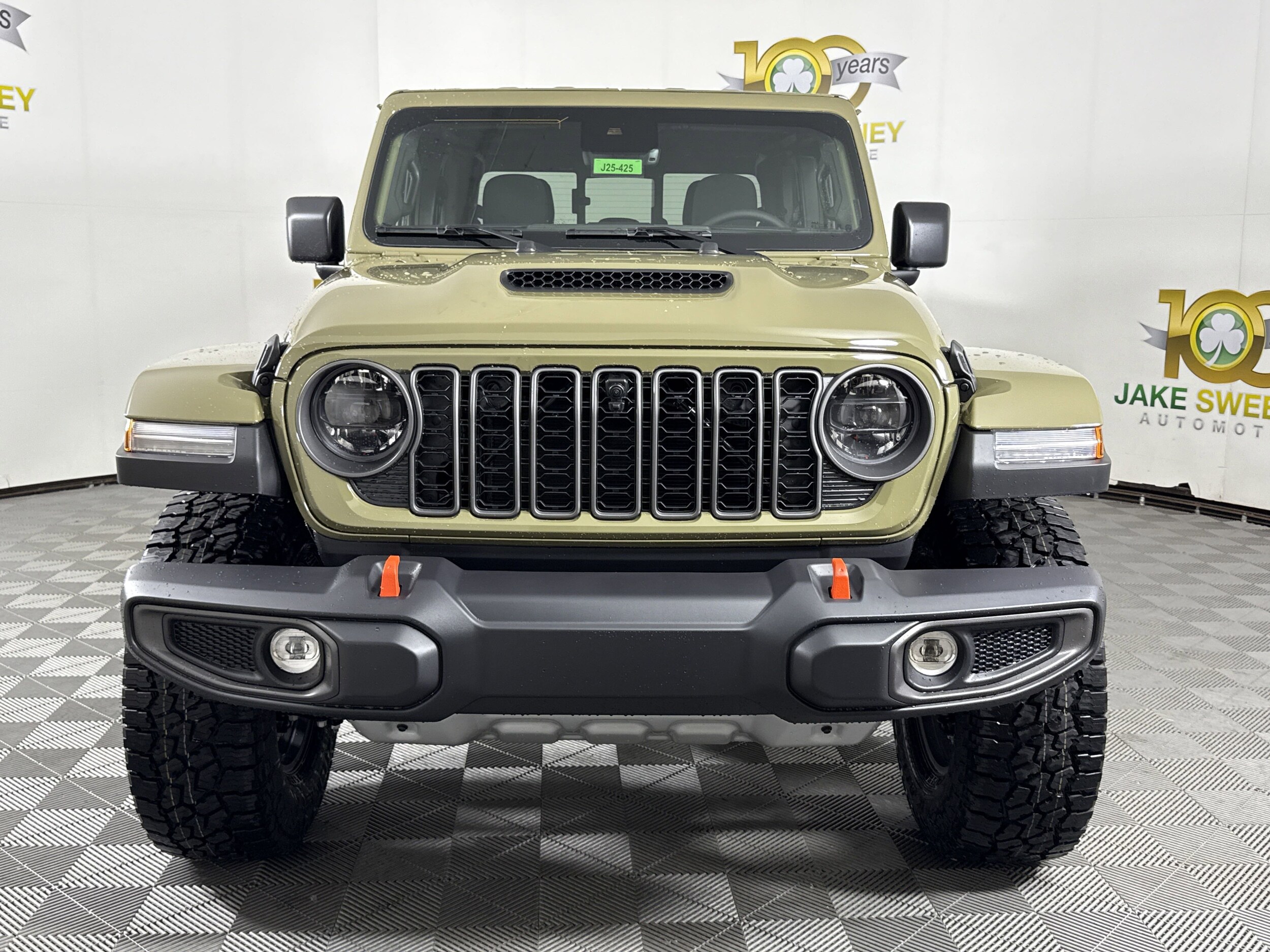 2025 Jeep Gladiator Mojave photo 2