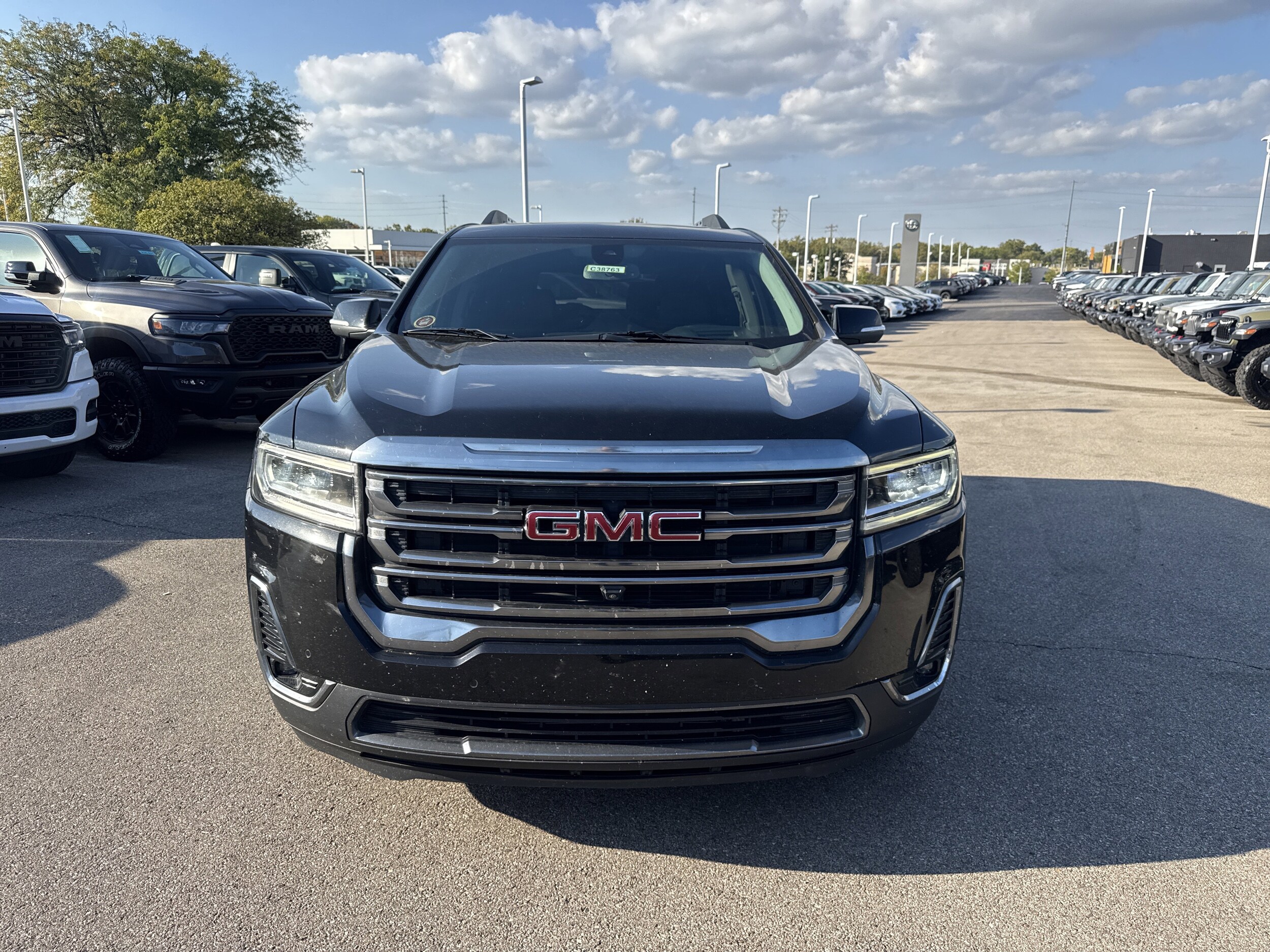 2022 Gmc Acadia AT4 photo 2