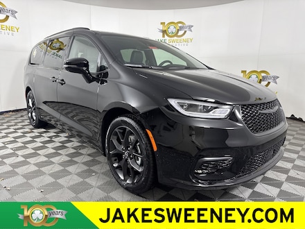 2026 Chrysler Pacifica LIMITED Passenger Van