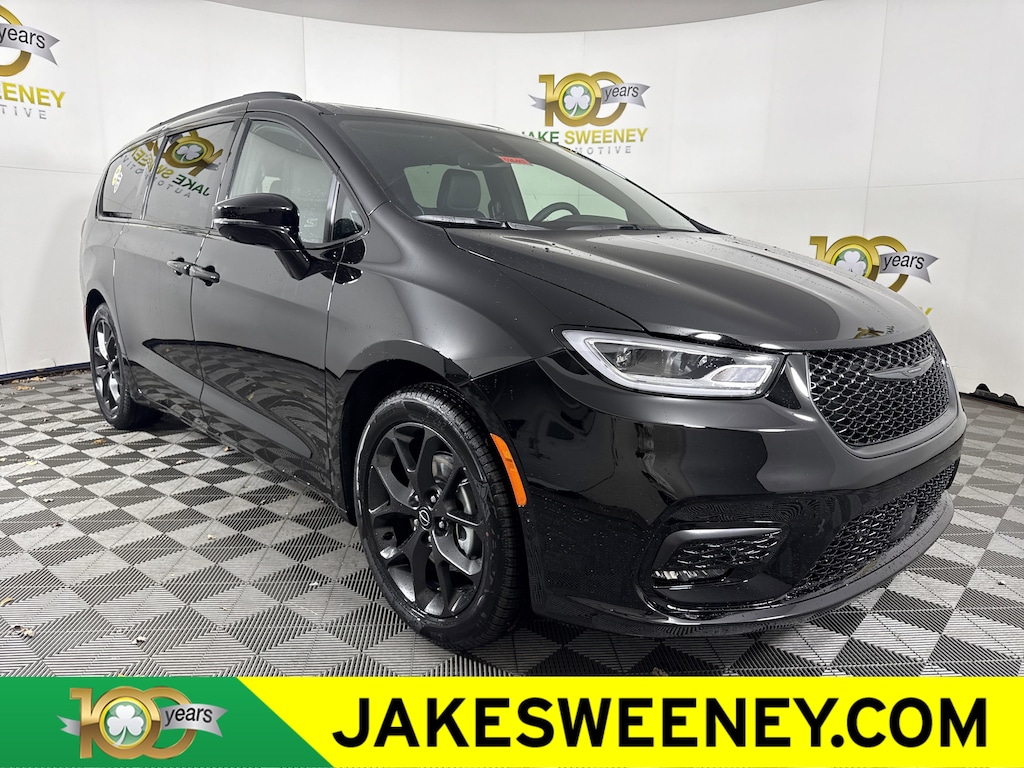 New 2026 Chrysler Pacifica LIMITED Passenger Van