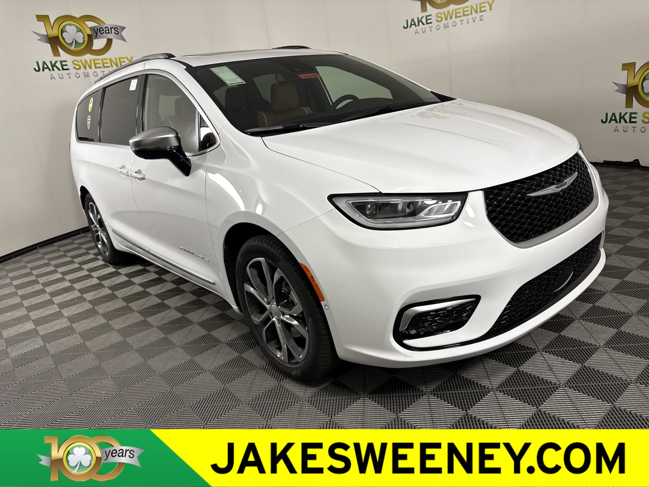 2026 Chrysler Pacifica Passenger Van 