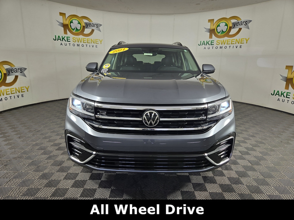 Used 2021 Volkswagen Atlas 3.6L V6 SE with Technology R-Line SUV
