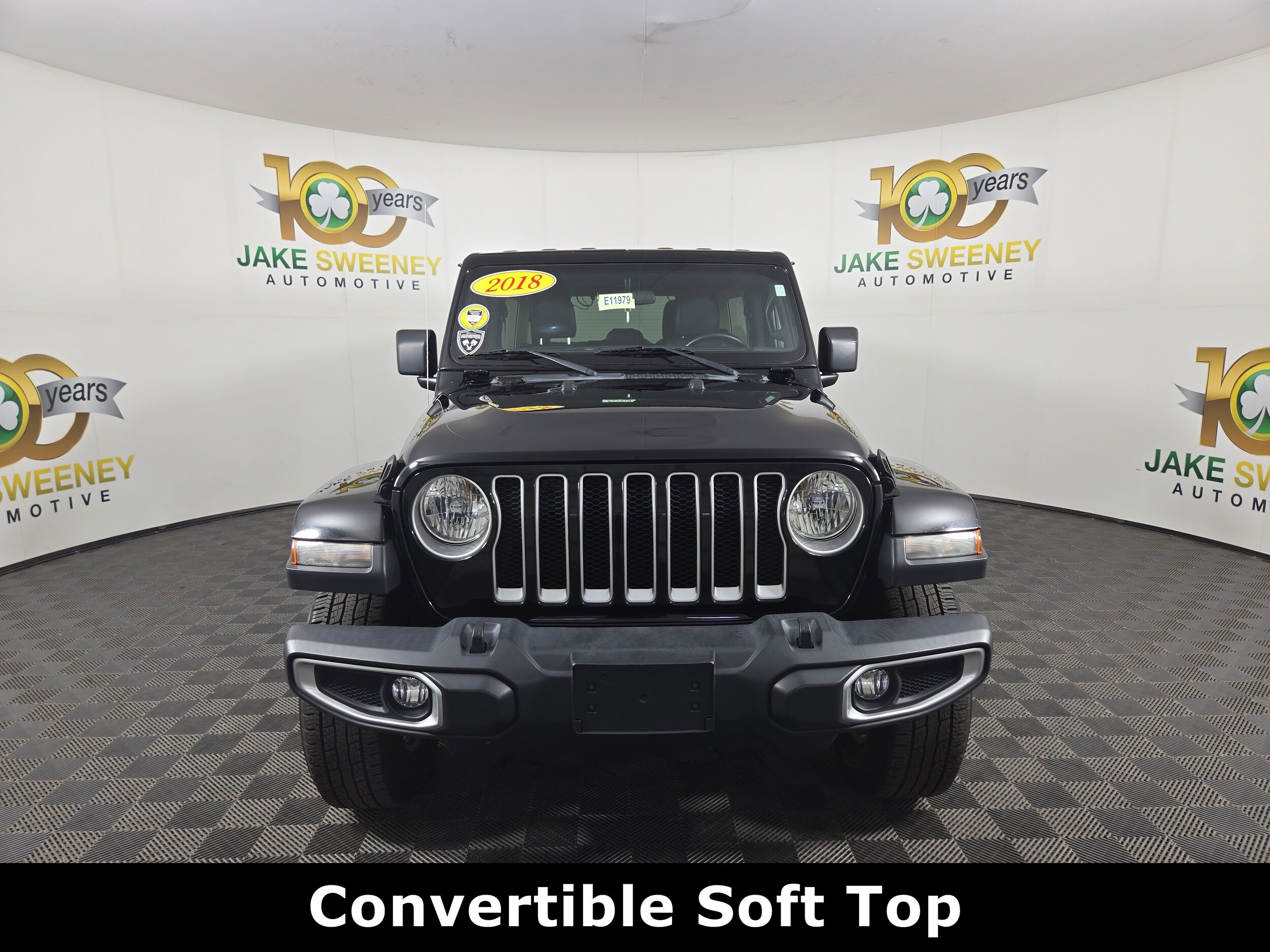 2018 Jeep Wrangler Unlimited Sahara photo 2
