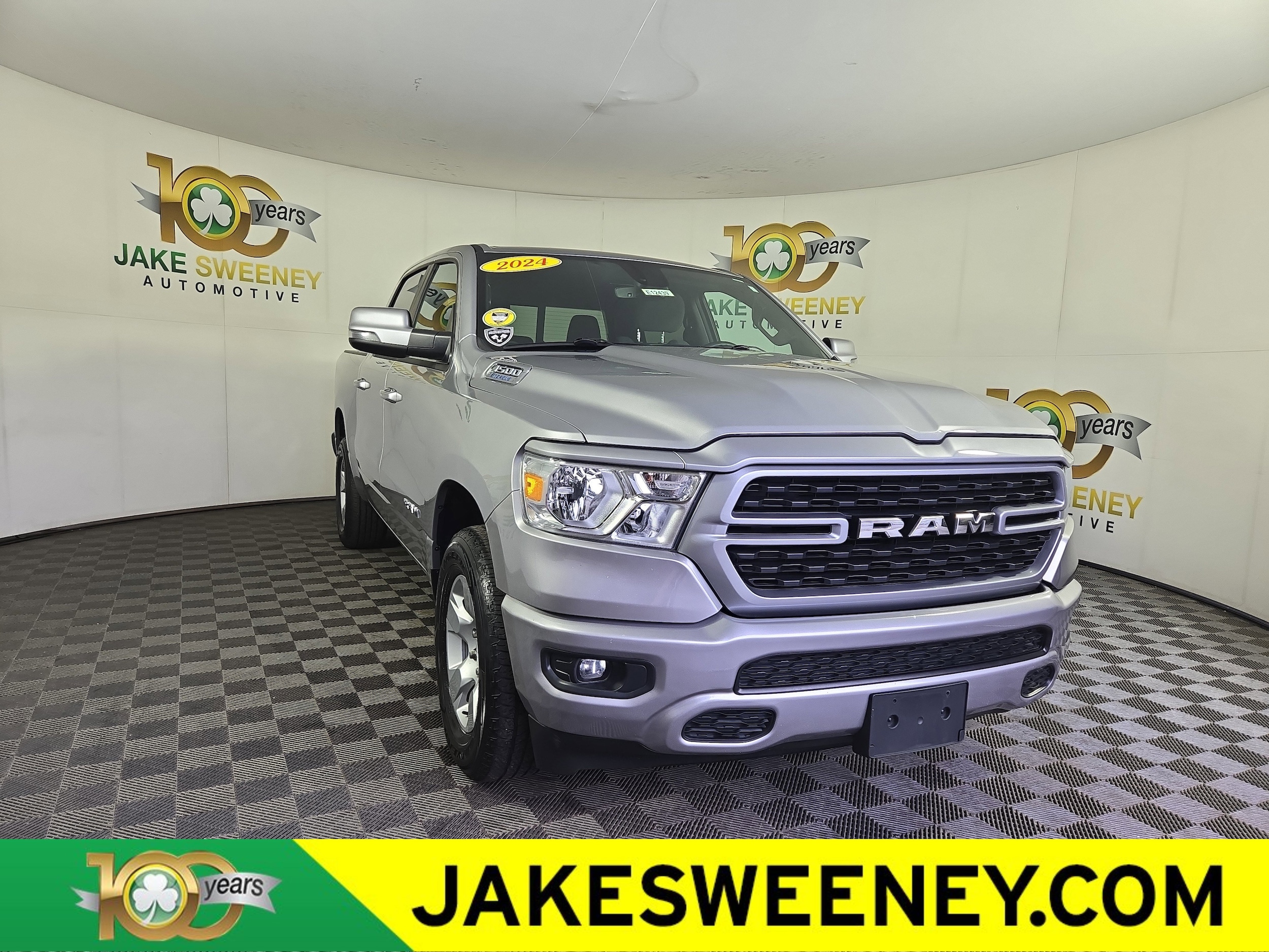 2024 RAM 1500 Big Horn/Lone Star 4x4 Crew Cab 5'7's photo