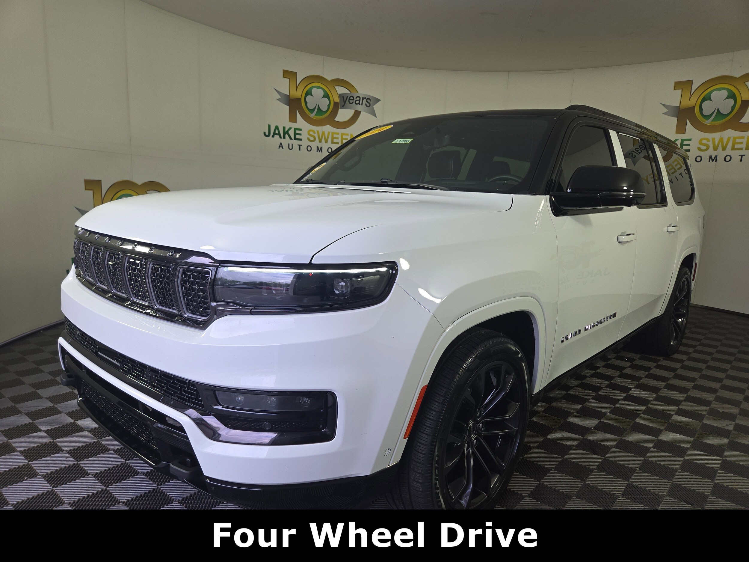 2024 Jeep Grand Wagoneer L II photo 3