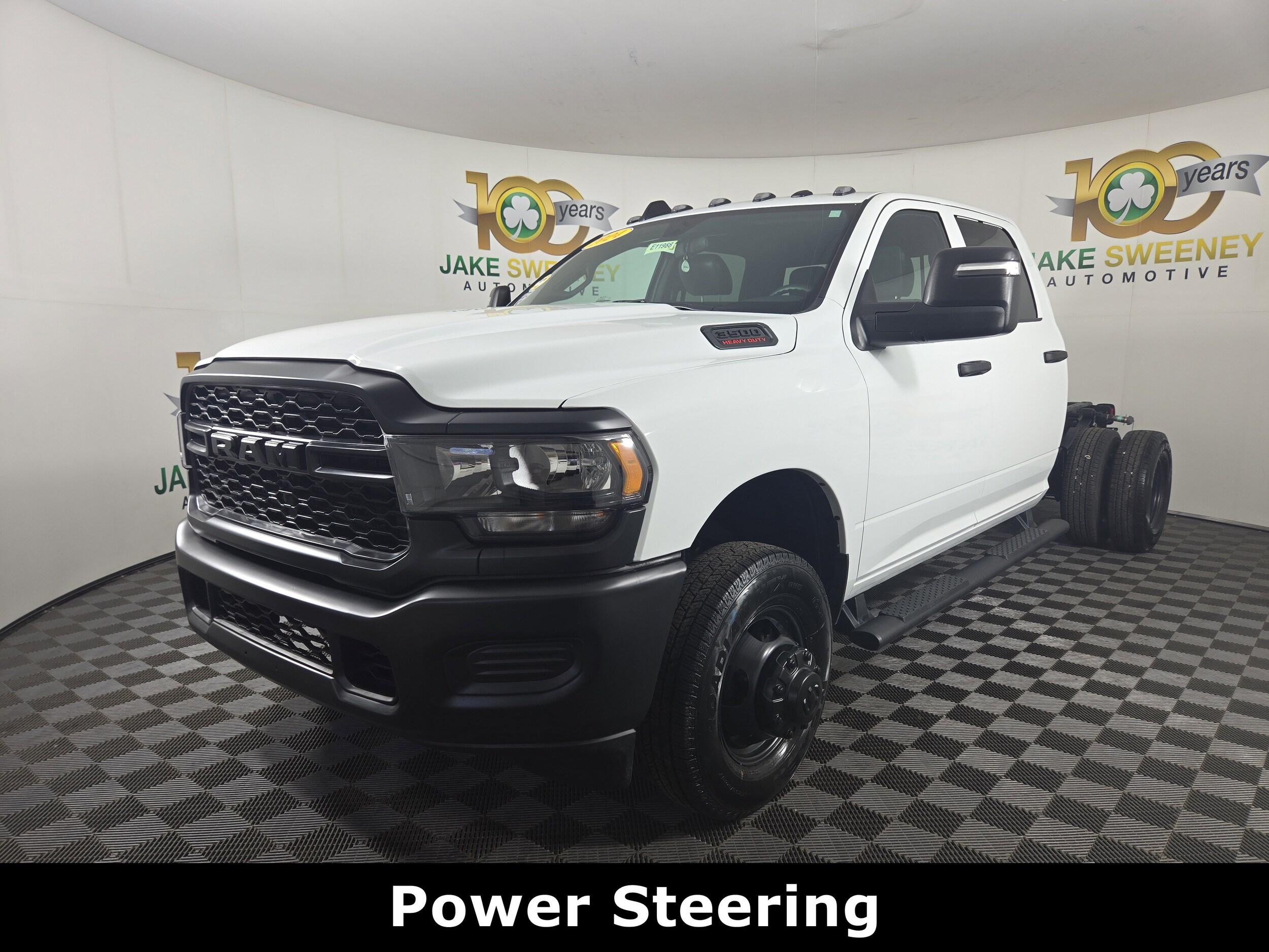 2024 Ram 3500 Tradesman photo 3