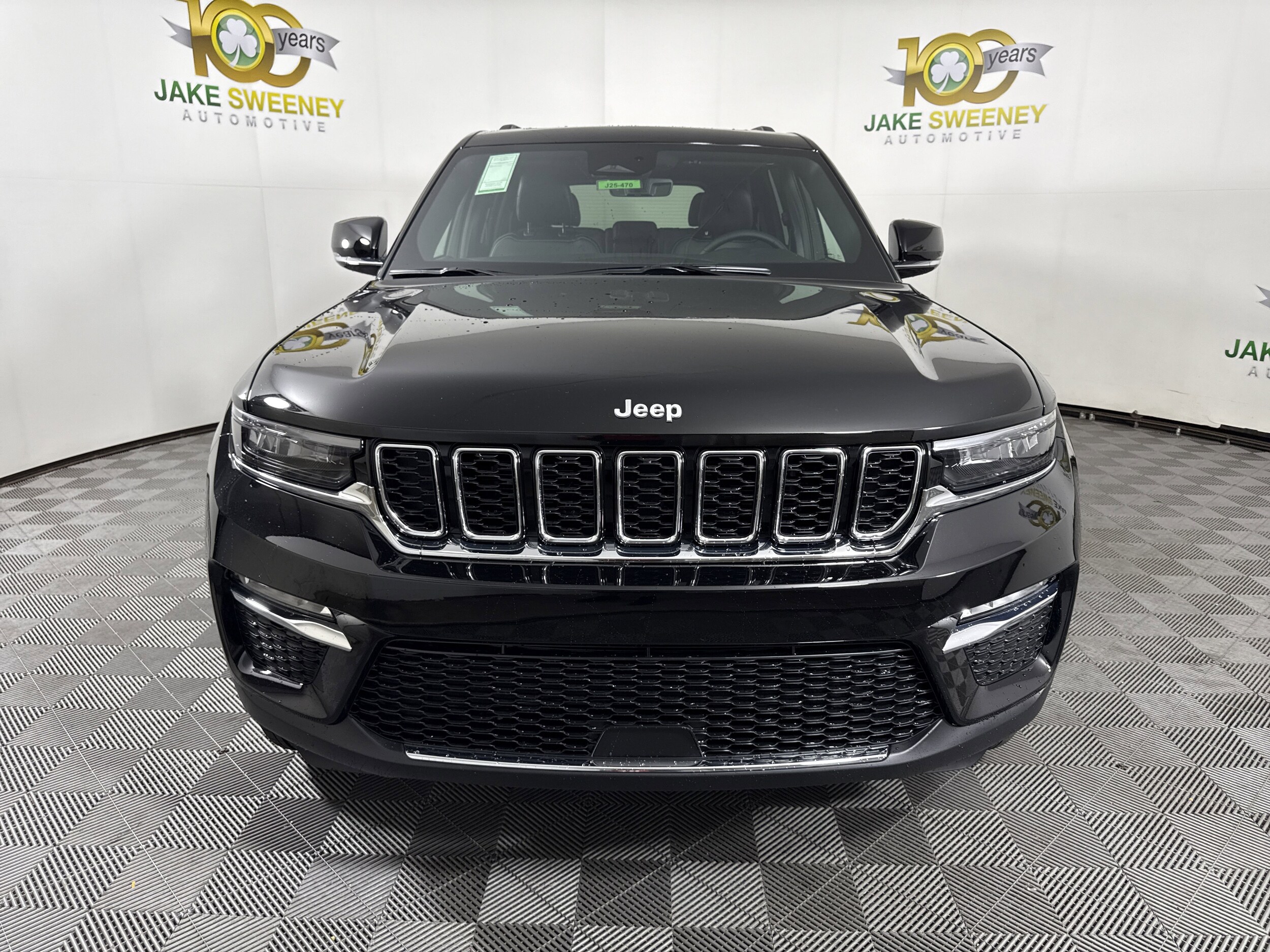 2025 Jeep Grand Cherokee Limited photo 2