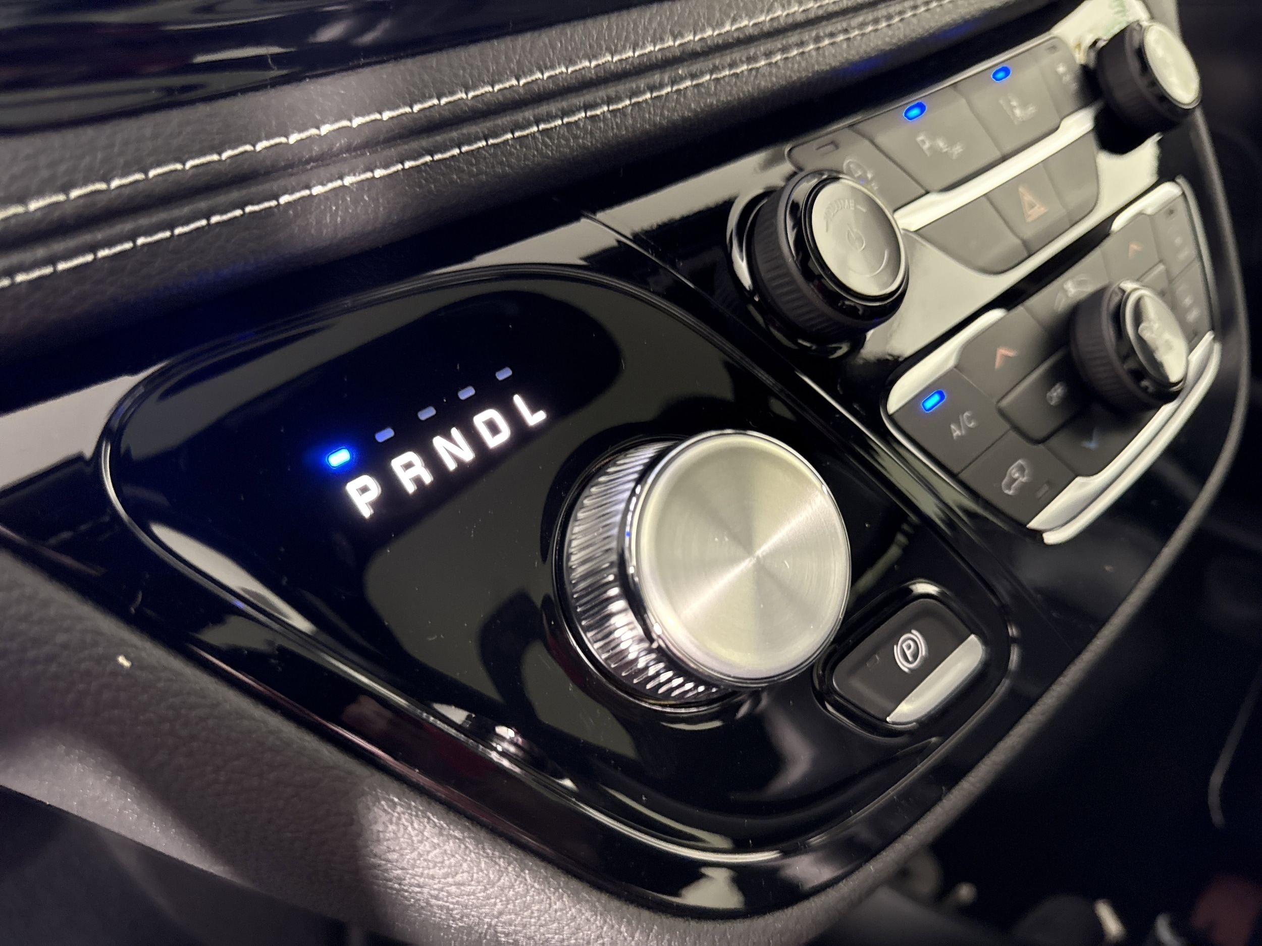 2026 Chrysler Pacifica Select - Photo 26