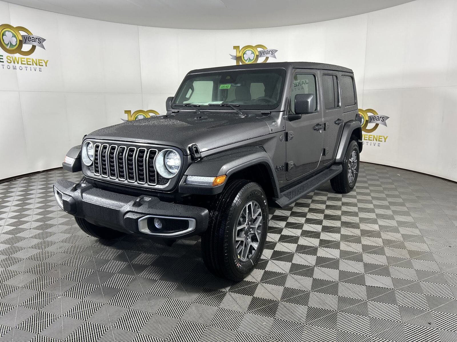 2025 Jeep Wrangler Sahara photo 3