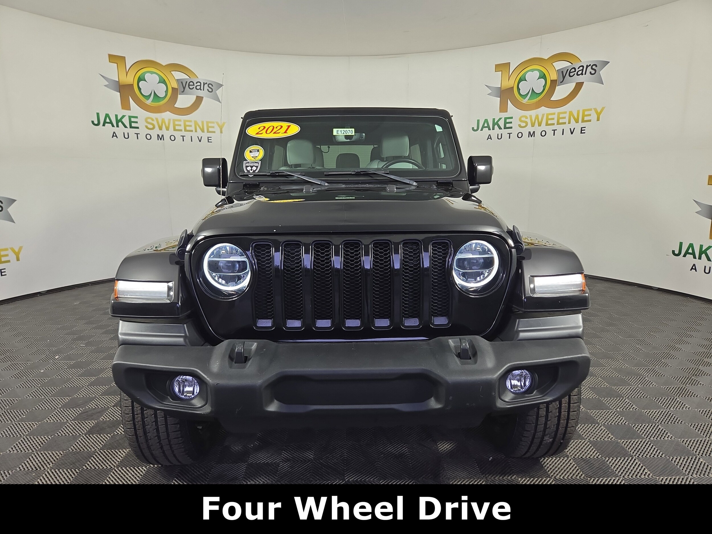 2021 Jeep Wrangler Unlimited Sahara High Altitude photo 2