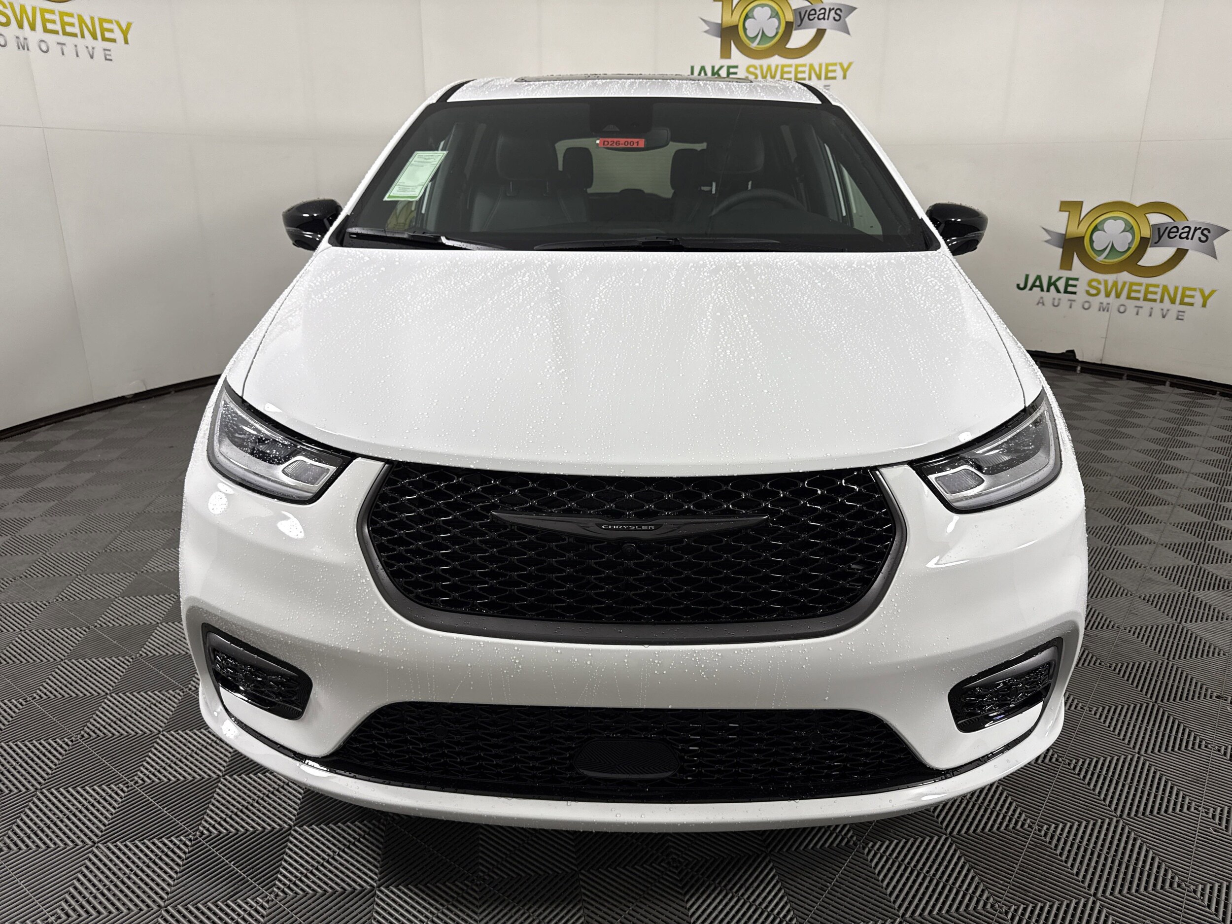 2026 Chrysler Pacifica photo 3