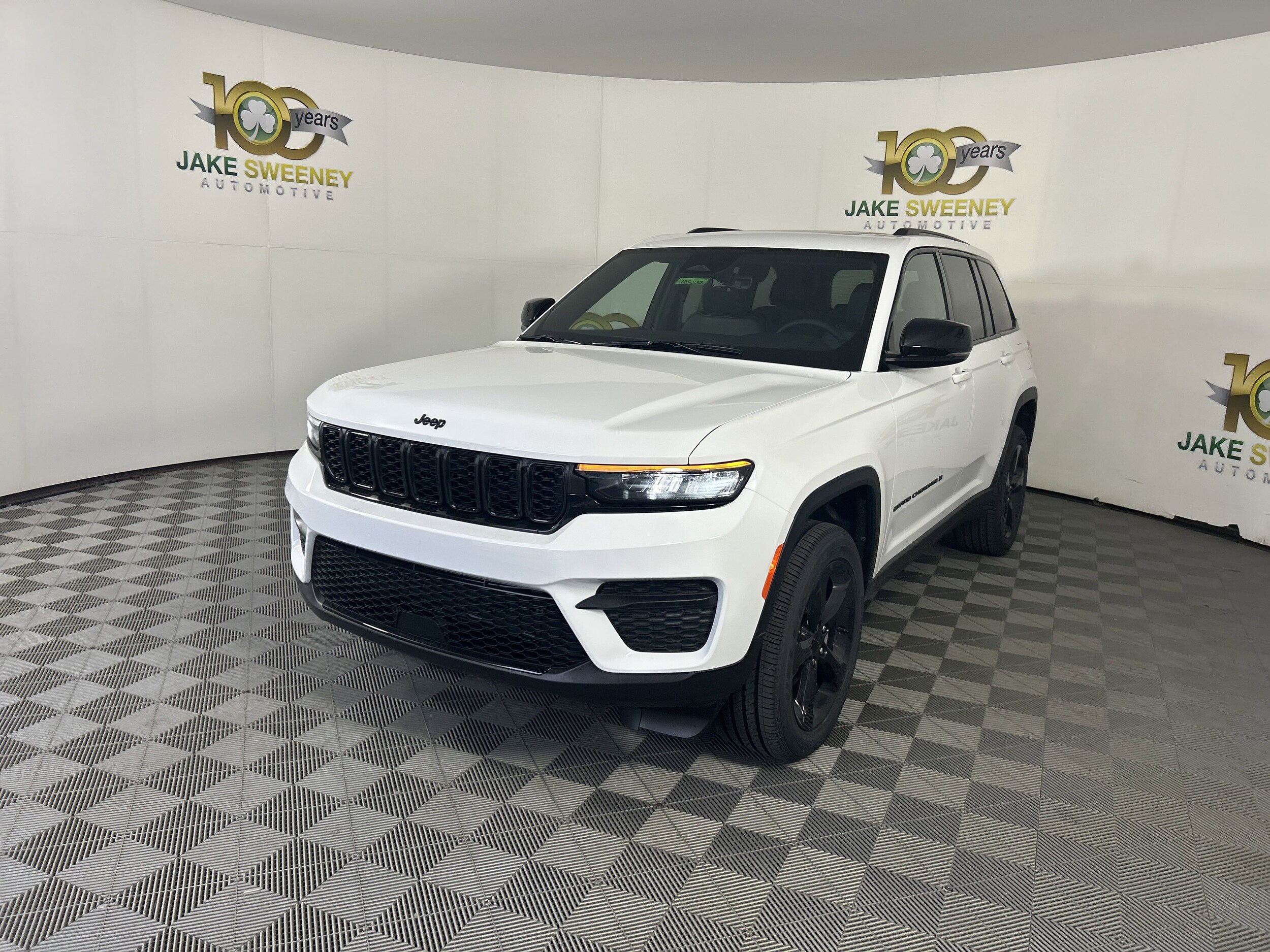 2025 Jeep Grand Cherokee Altitude X photo 3