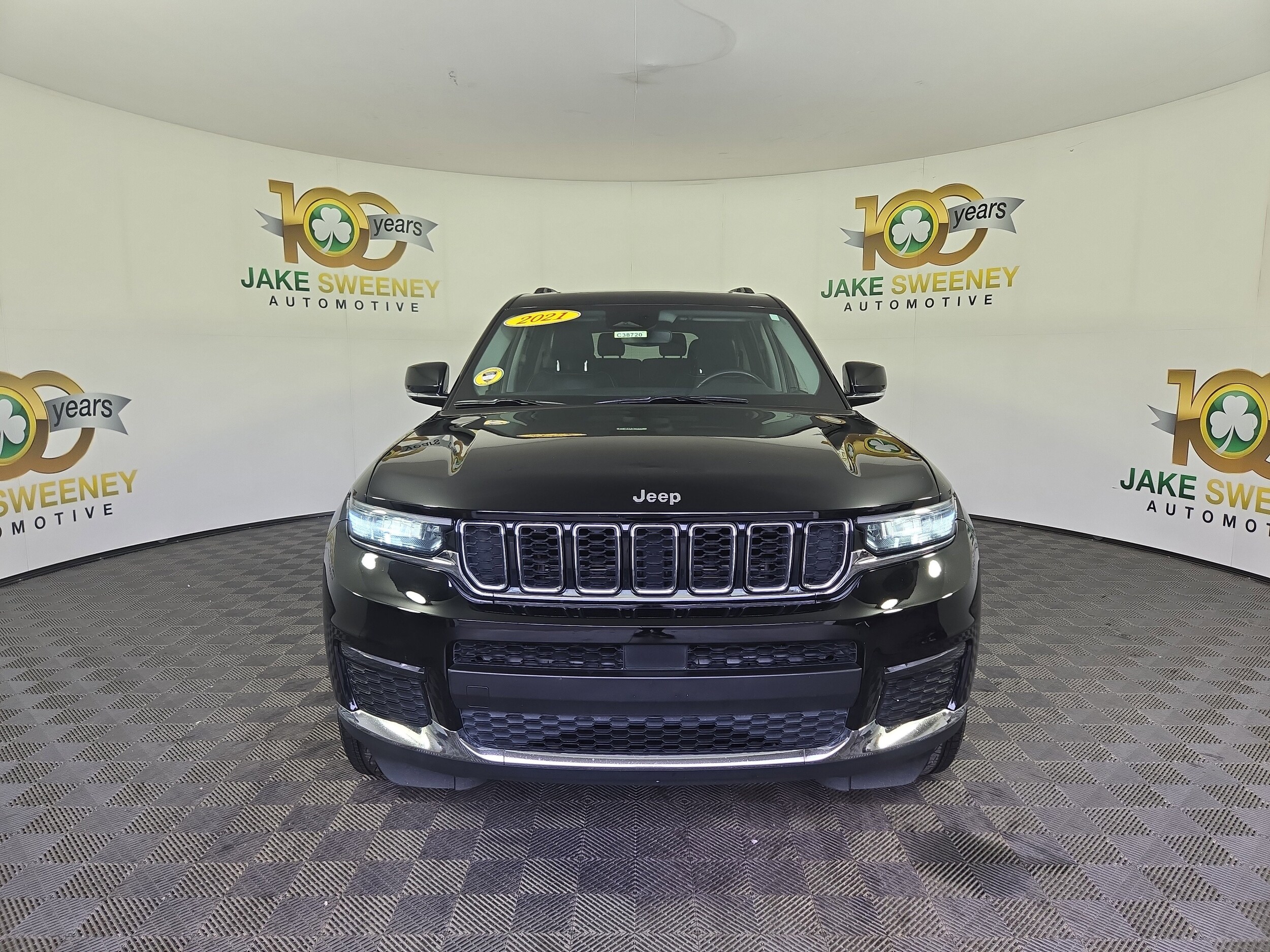 2021 Jeep Grand Cherokee Limited photo 2