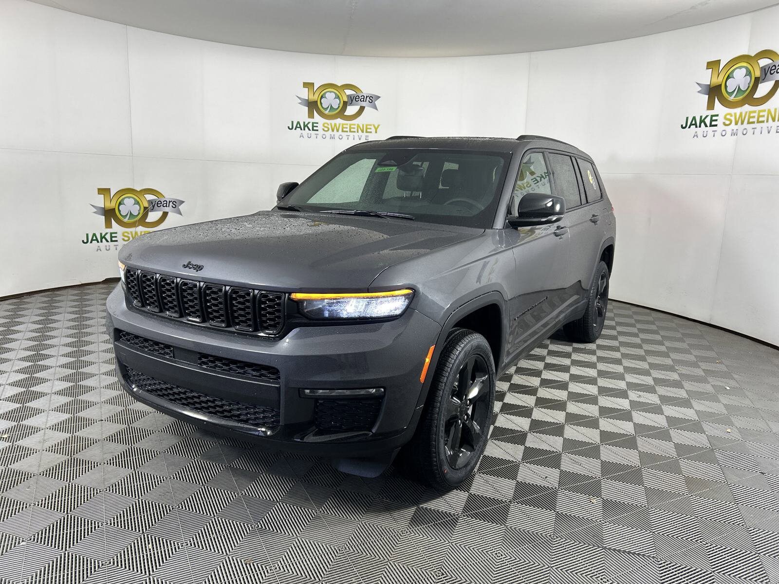 2025 Jeep Grand Cherokee L photo 3