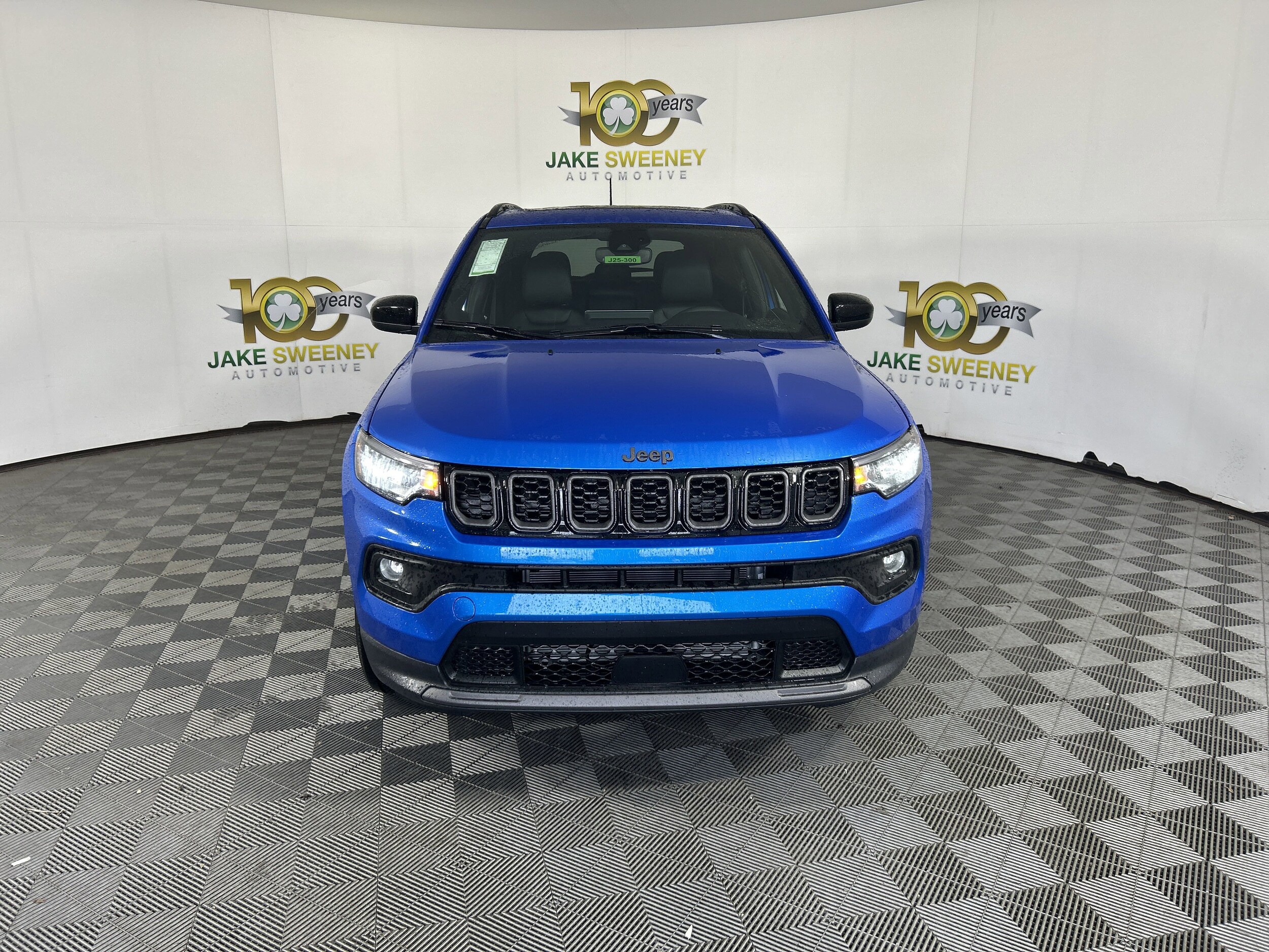2025 Jeep Compass Latitude photo 2