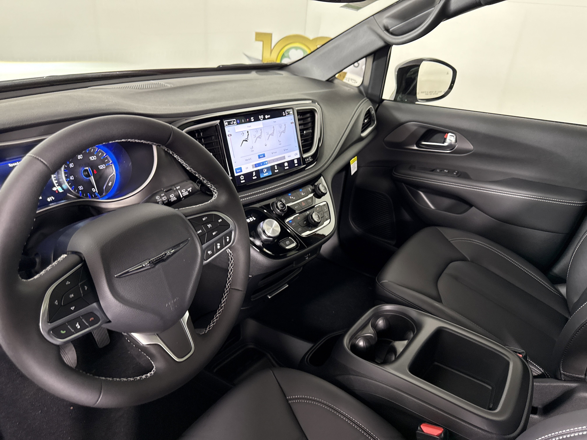 2026 Chrysler Pacifica Select - Photo 27