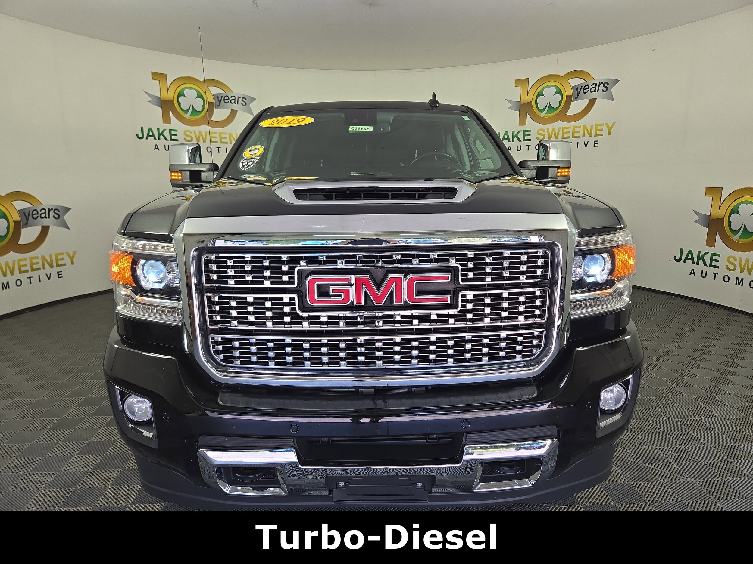 2019 Gmc Sierra HD Denali photo 2