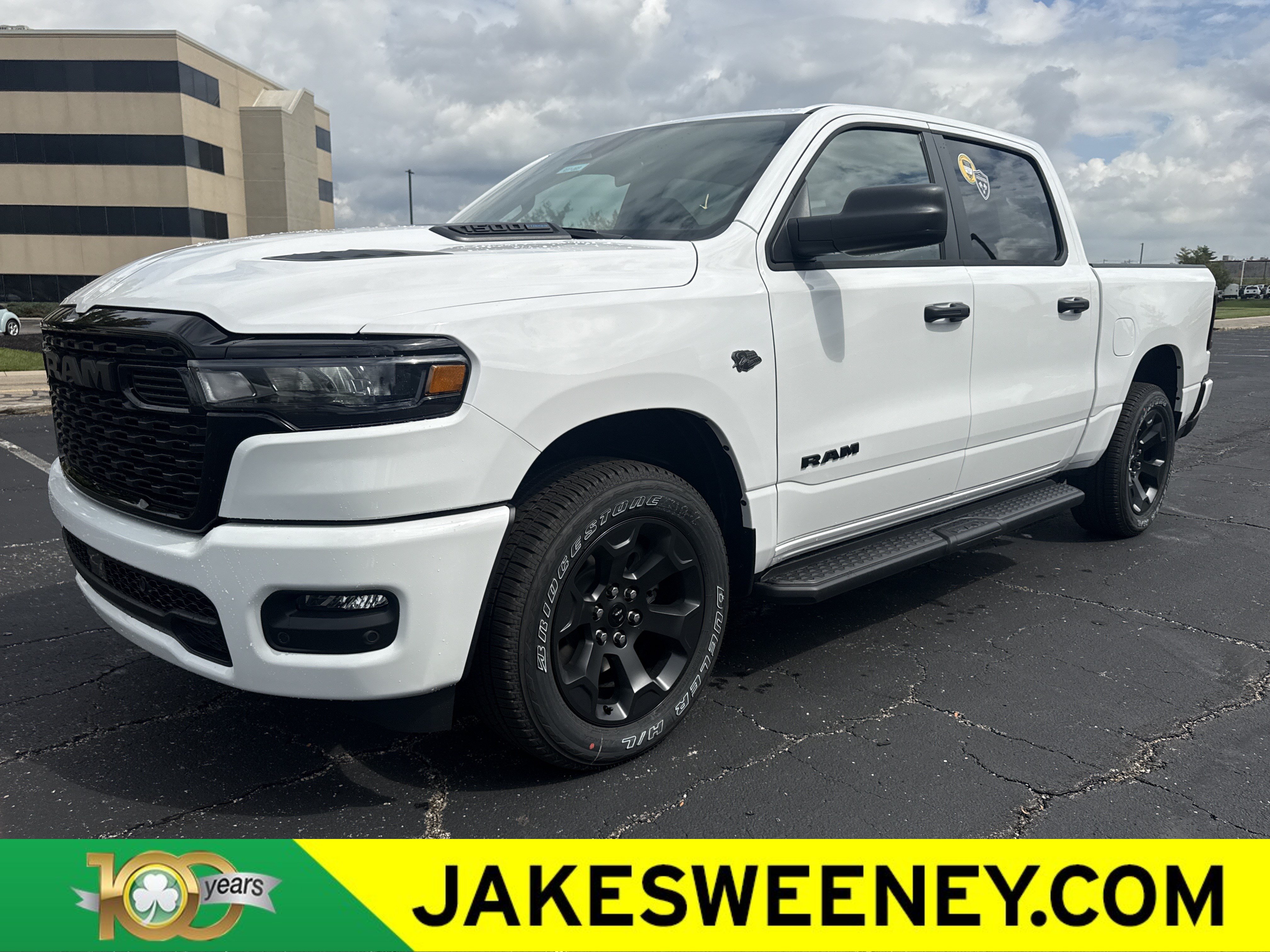 New 2027 Ram 1500 EXPRESS CREW CAB 4X4 5'7 BOX Pickup