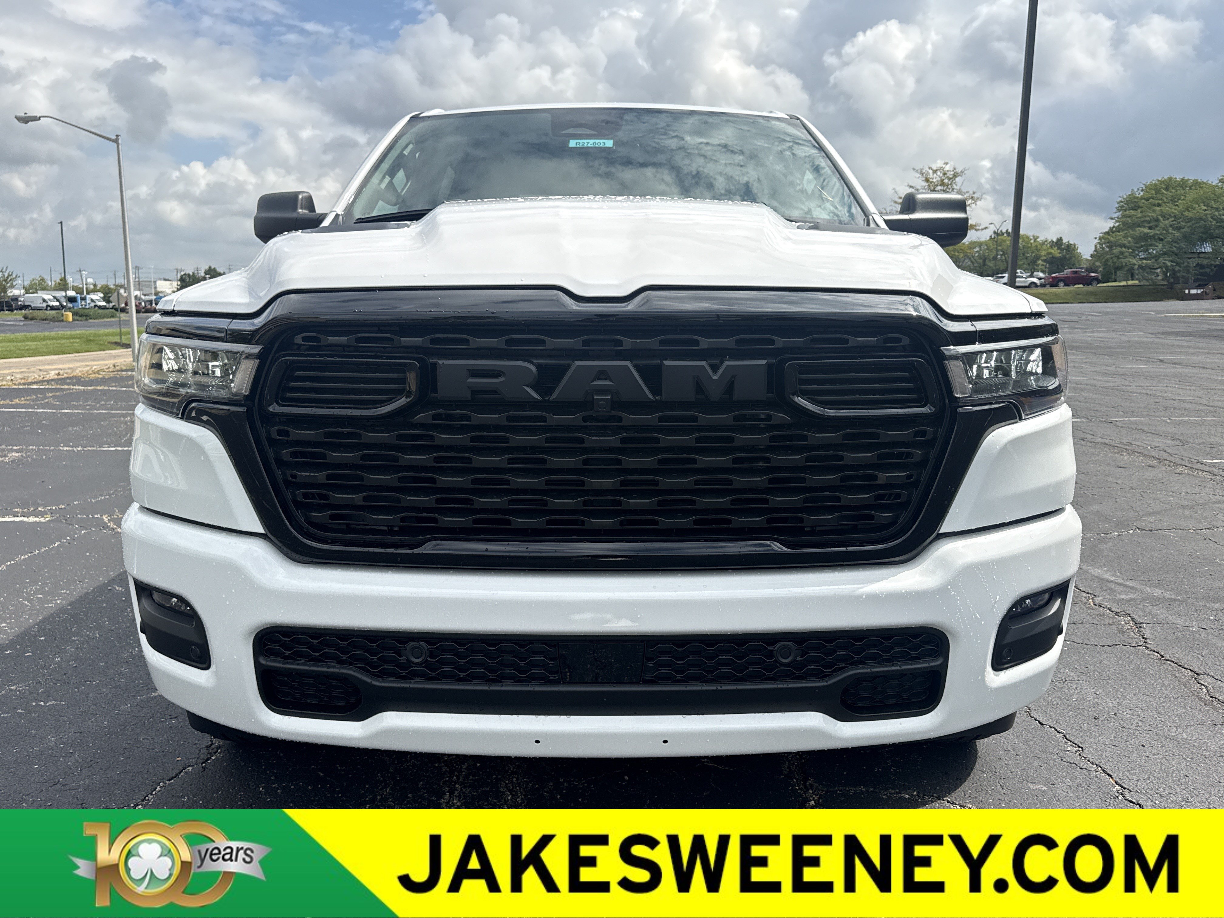 New 2027 Ram 1500 EXPRESS CREW CAB 4X4 5'7 BOX Pickup