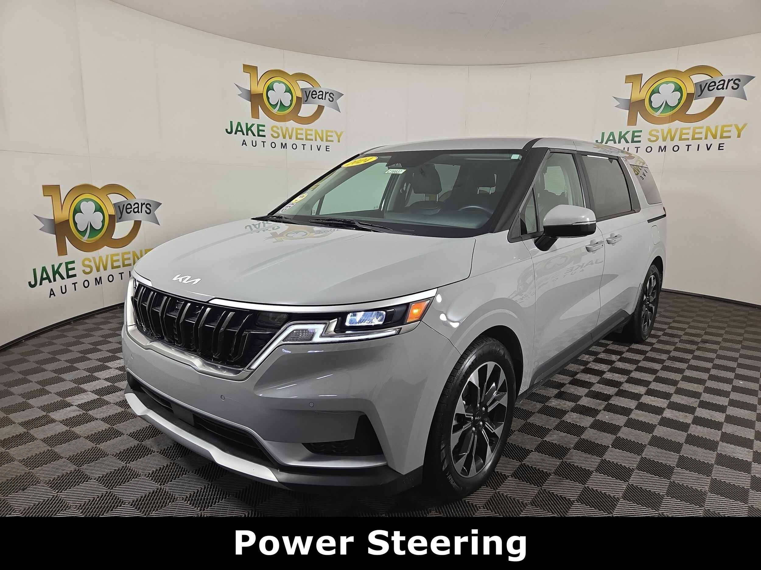 2024 Kia Carnival EX photo 2