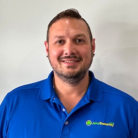 Staff member Chris Ehler from ID_596a156fc653